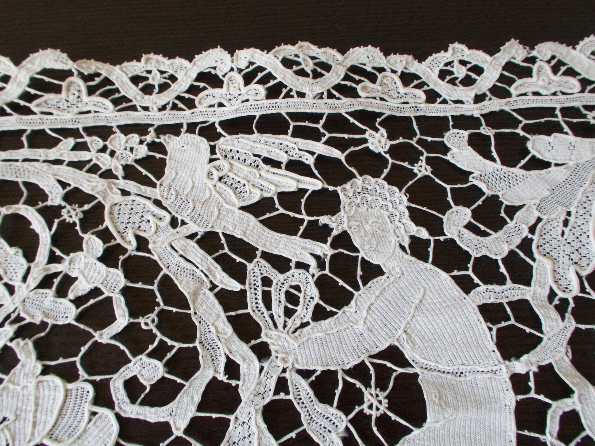 Romantic Vintage French Lace Runner Figural 11x100"