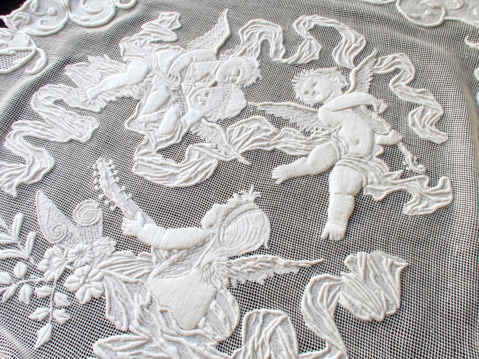 Cherubs Antique Embroidered 20" Table Centerpiece Ornament #4