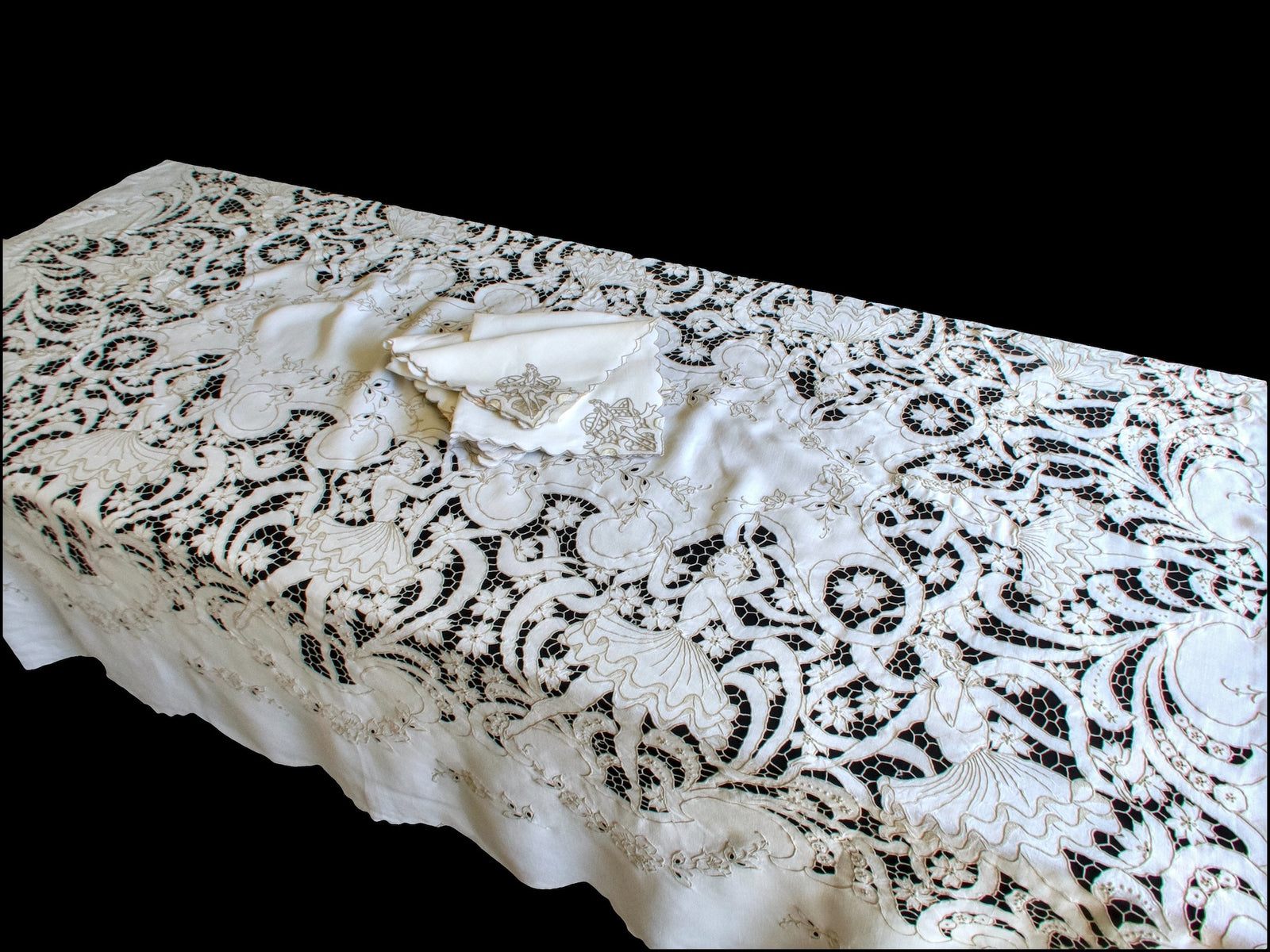 Vintage Madeira Ballet tablecloth & napkins, hand embroidered with dancers in motion in Richelieu work.