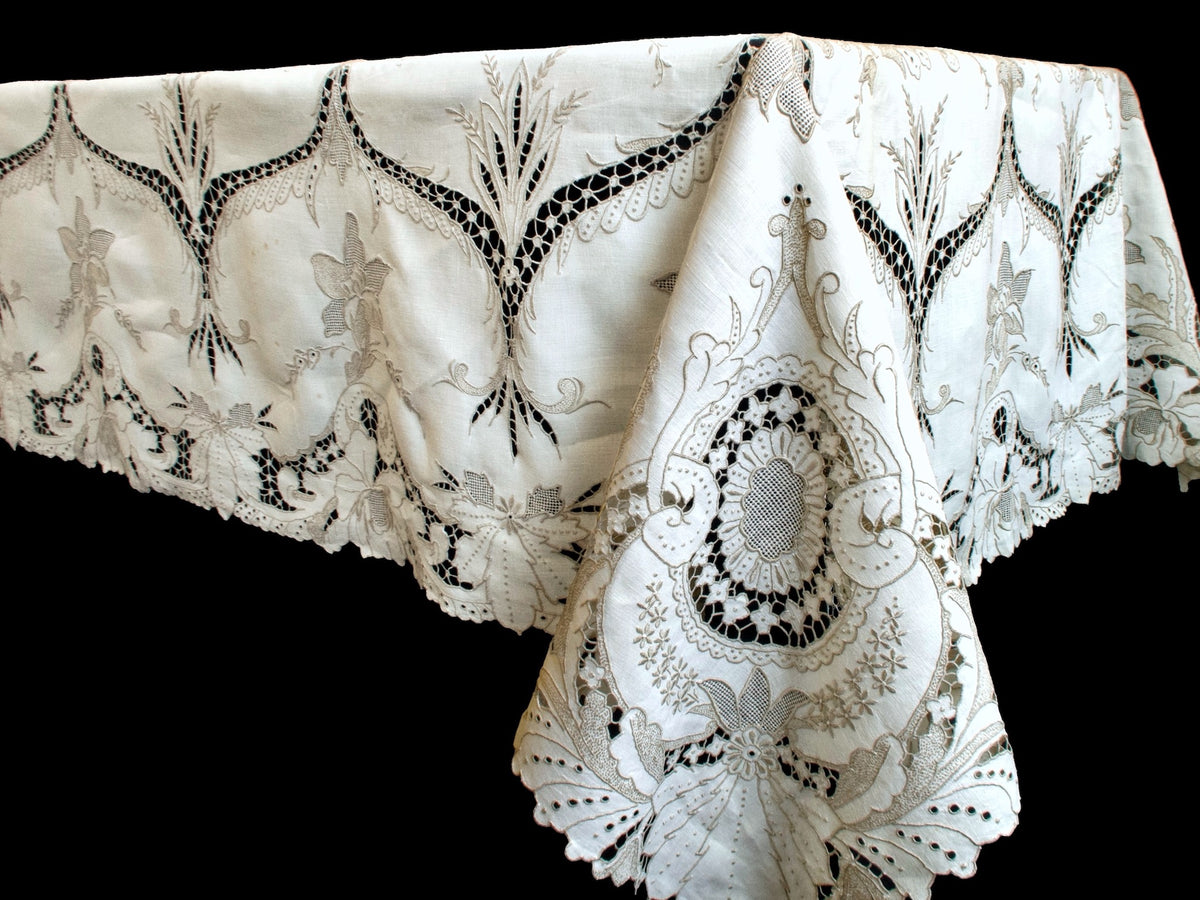 Ornate Vintage Madeira Tablecloth &amp; 12 Napkins 68x116