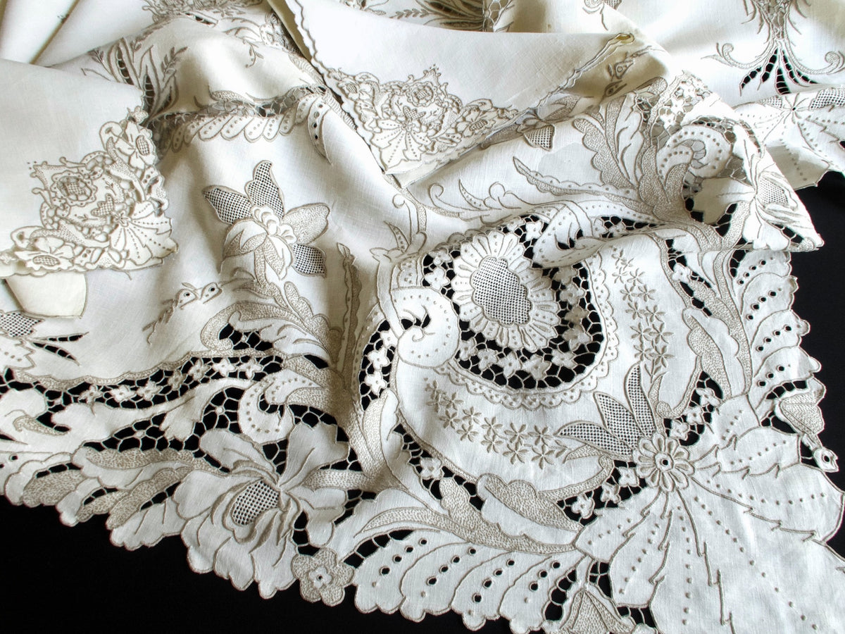 Ornate Vintage Madeira Tablecloth &amp; 12 Napkins 68x116