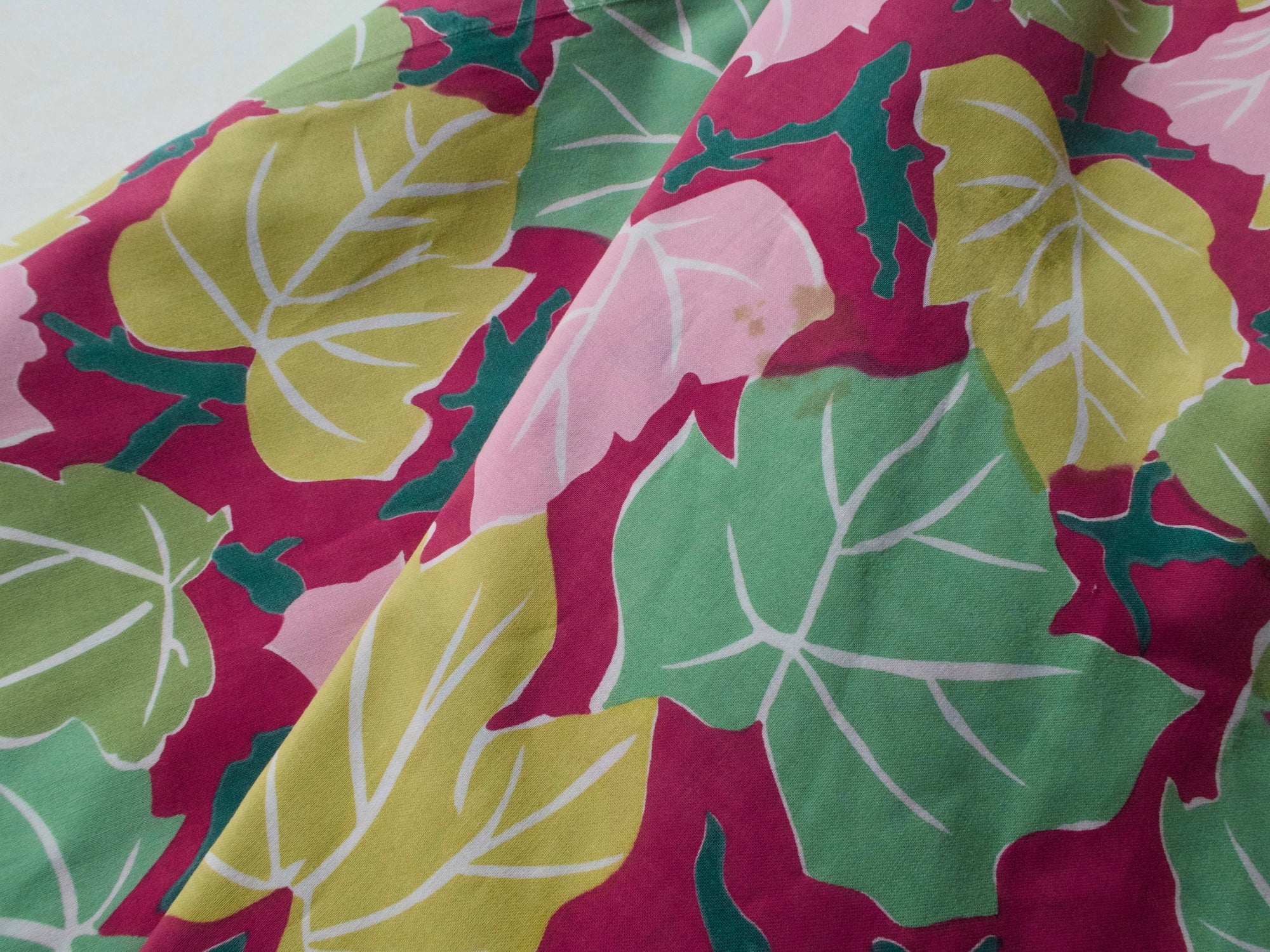 Leaves Vintage D Porthault 116" Round Cotton Tablecloth & 12 