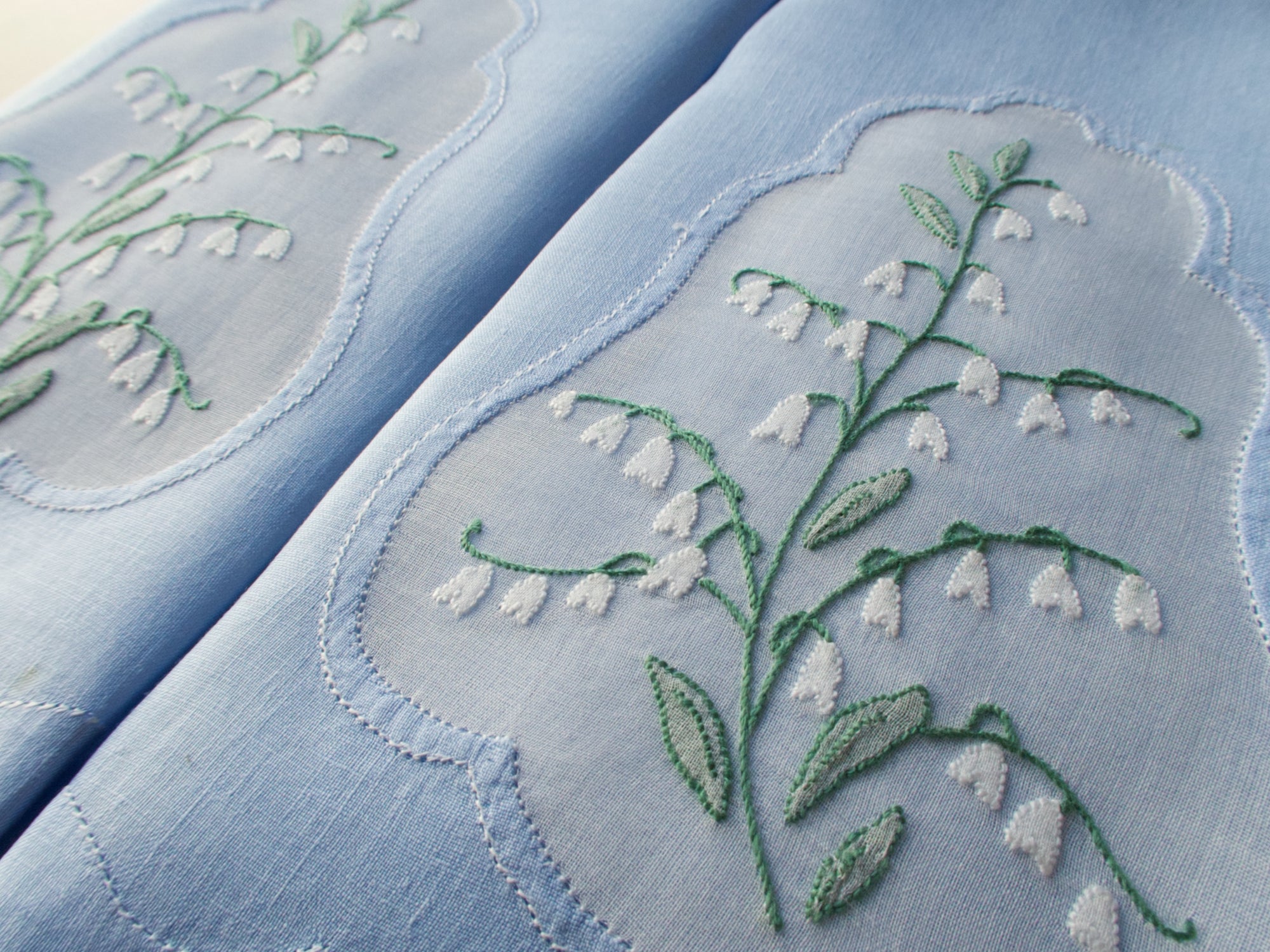 Lily of the Valley Vintage Madeira Guest Towels, Set of 2