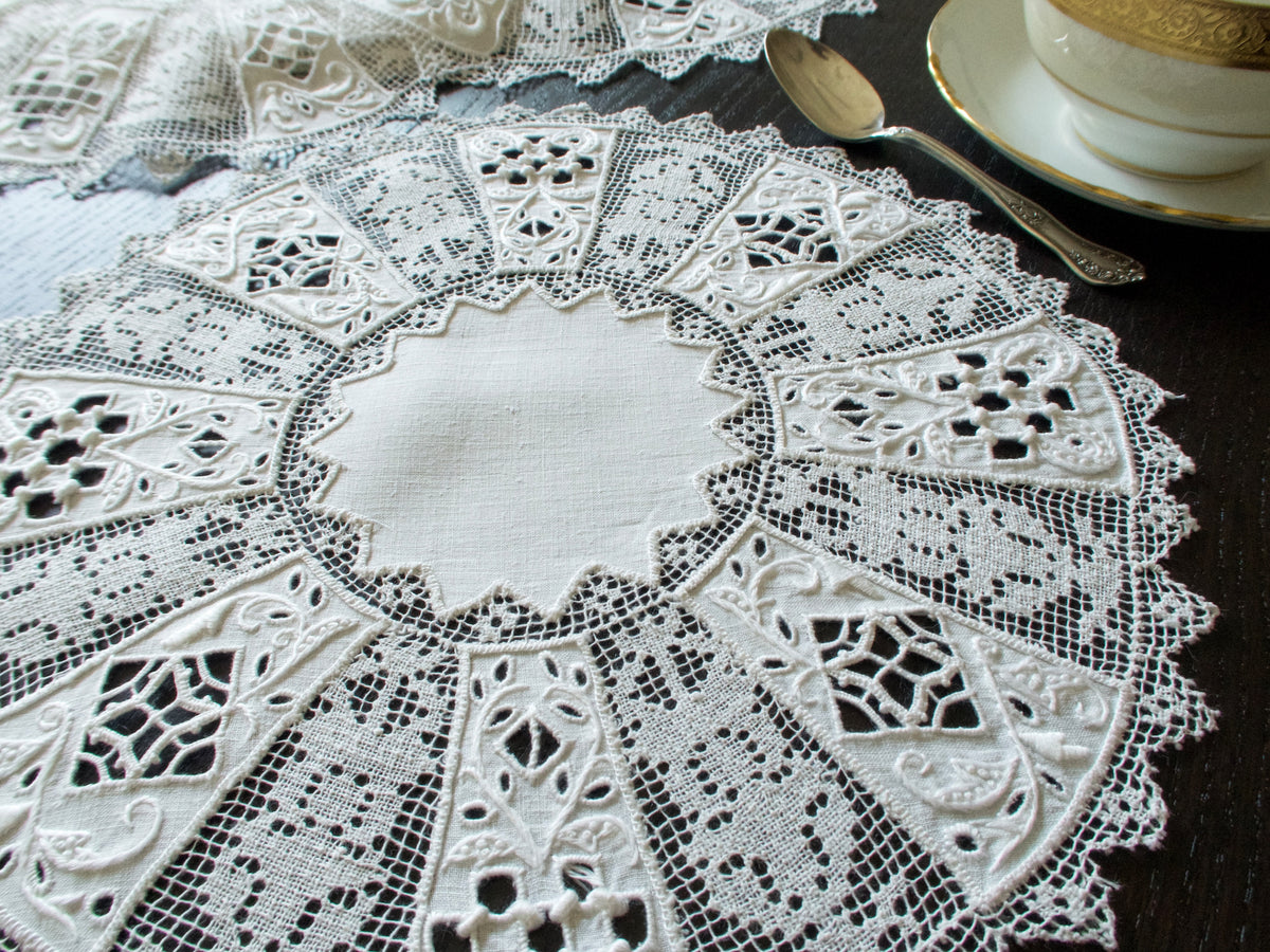 Antique Ornate Mixed Lace &amp; Linen 10.5&quot; Round Placemats Set of 12