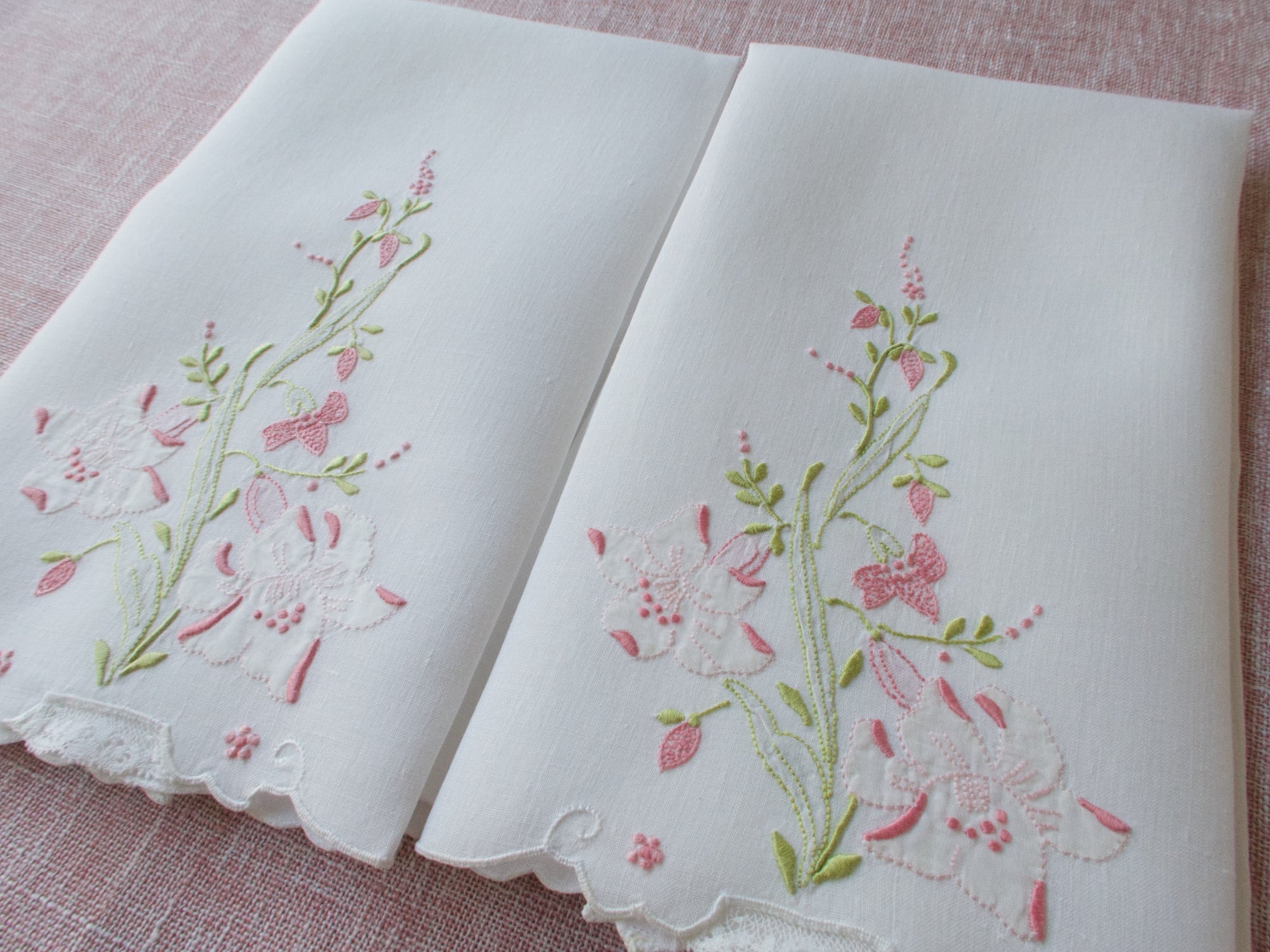 Tropical Flowers Vintage Madeira Guest Towels, Set of 2