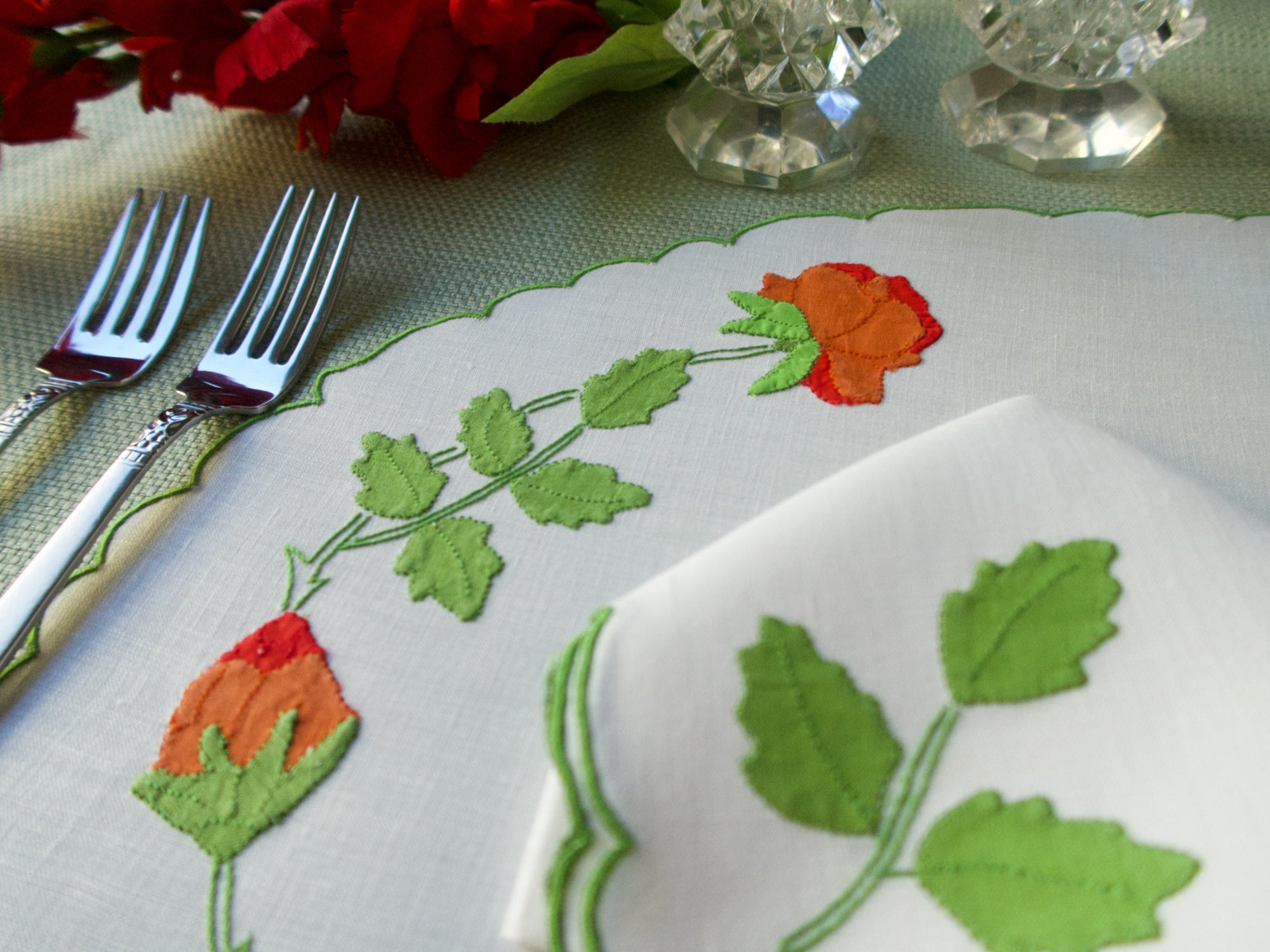 Roses Vintage Madeira Linen 8pc Placemat Set for 4