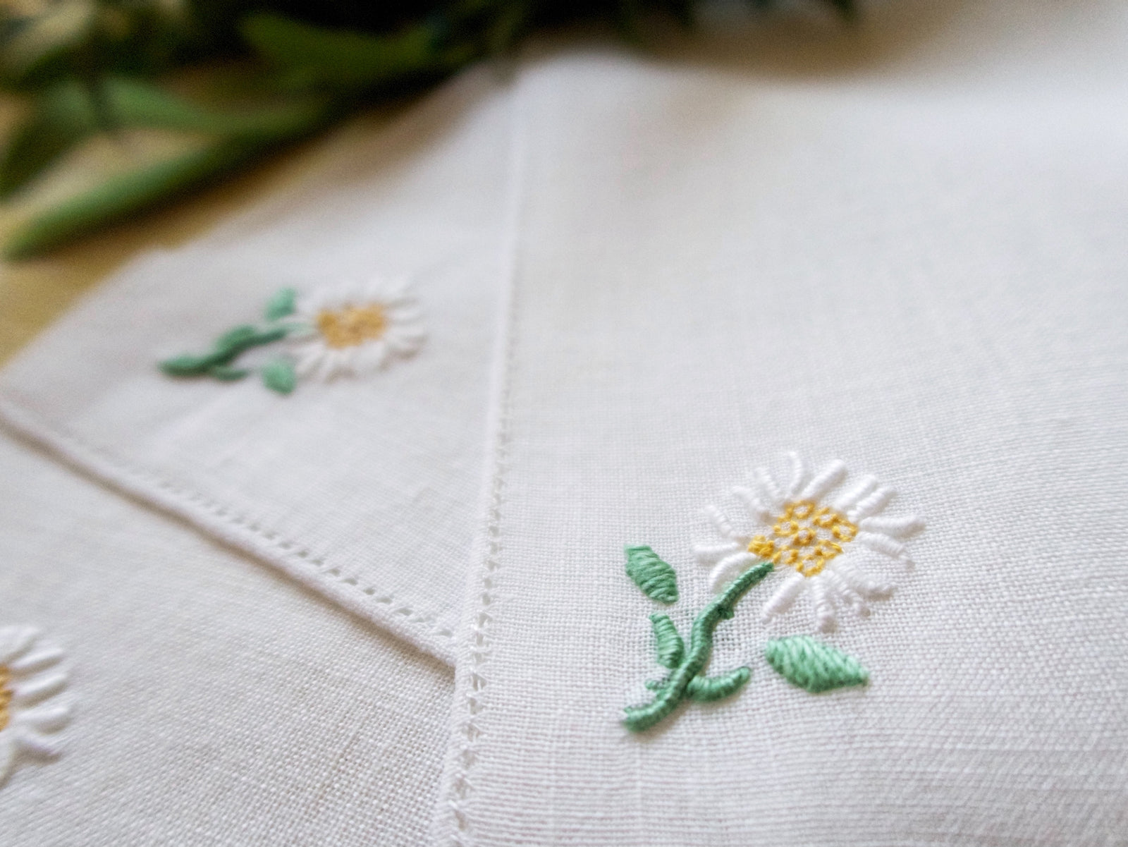 Daisies Vintage Italian Cocktail Napkins, Set of 6 Things Most Delightful