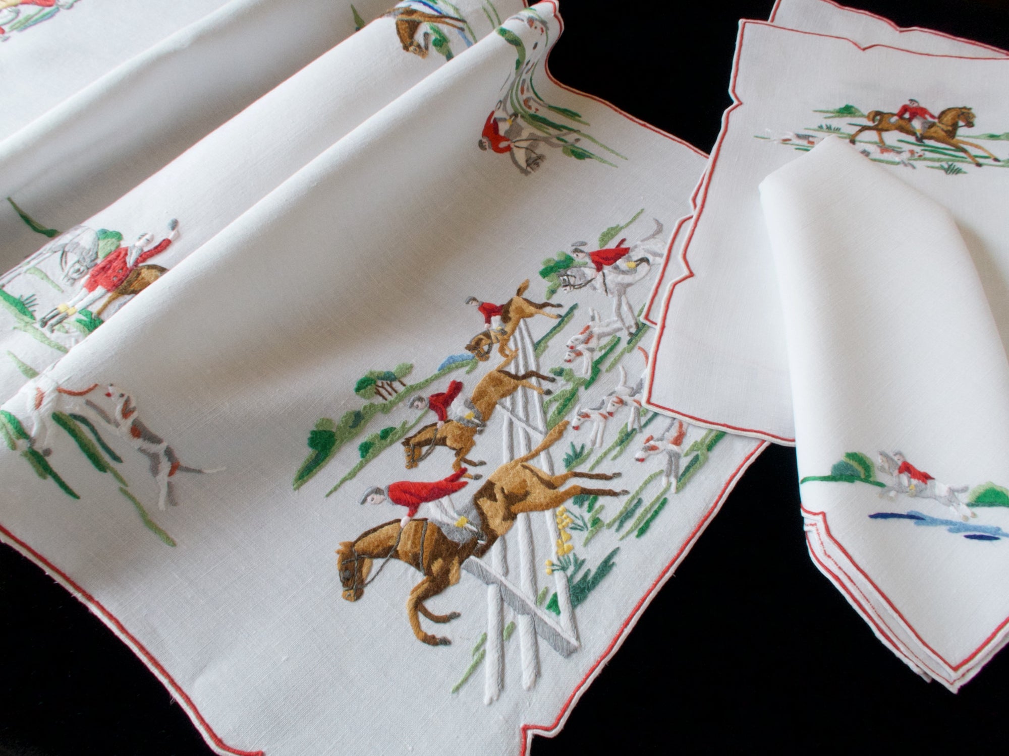 English Hunt Vintage Madeira Linen 17pc Placemat Set for 8