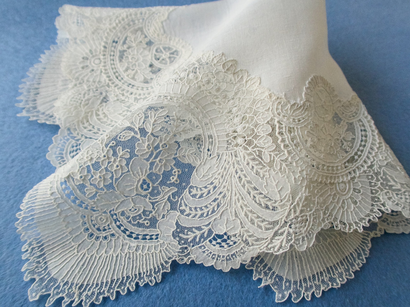 Gorgeous & Lush Antique Point de Gaze Lace Handkerchief 13"