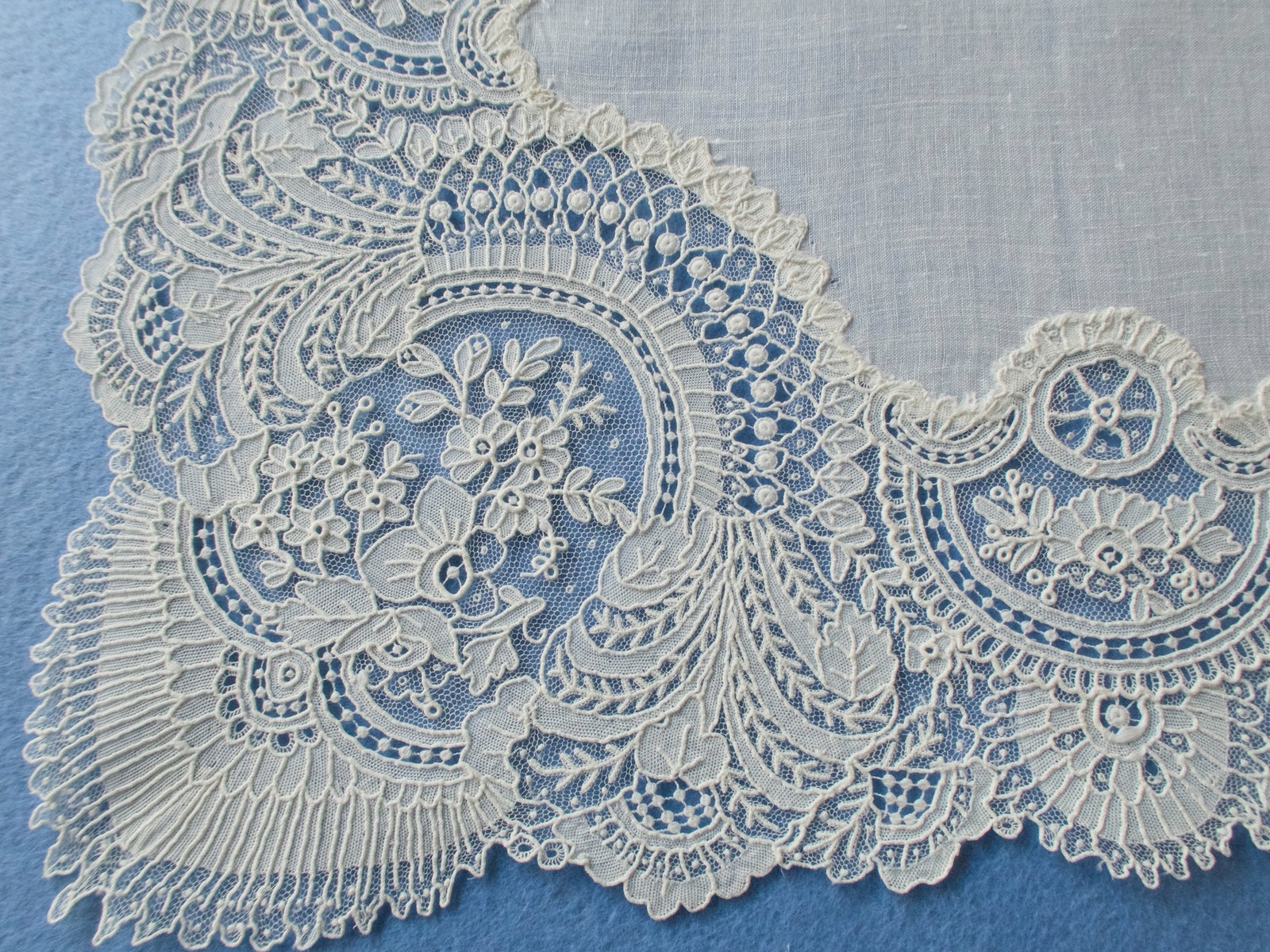 Gorgeous & Lush Antique Point de Gaze Lace Handkerchief 13"
