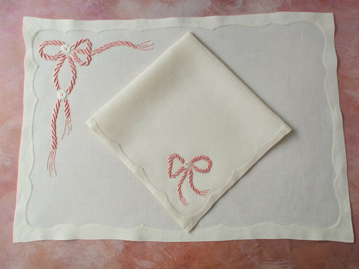 Pink Bow &amp; Tassel Vintage Madeira 16pc Placemat Set for 8