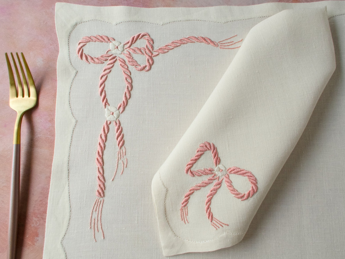 Pink Bow &amp; Tassel Vintage Madeira 16pc Placemat Set for 8