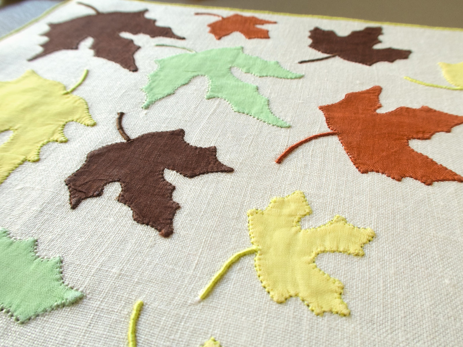 "Autumn Leaves" Vintage Marghab Linen 16pc Placemat Set for 8