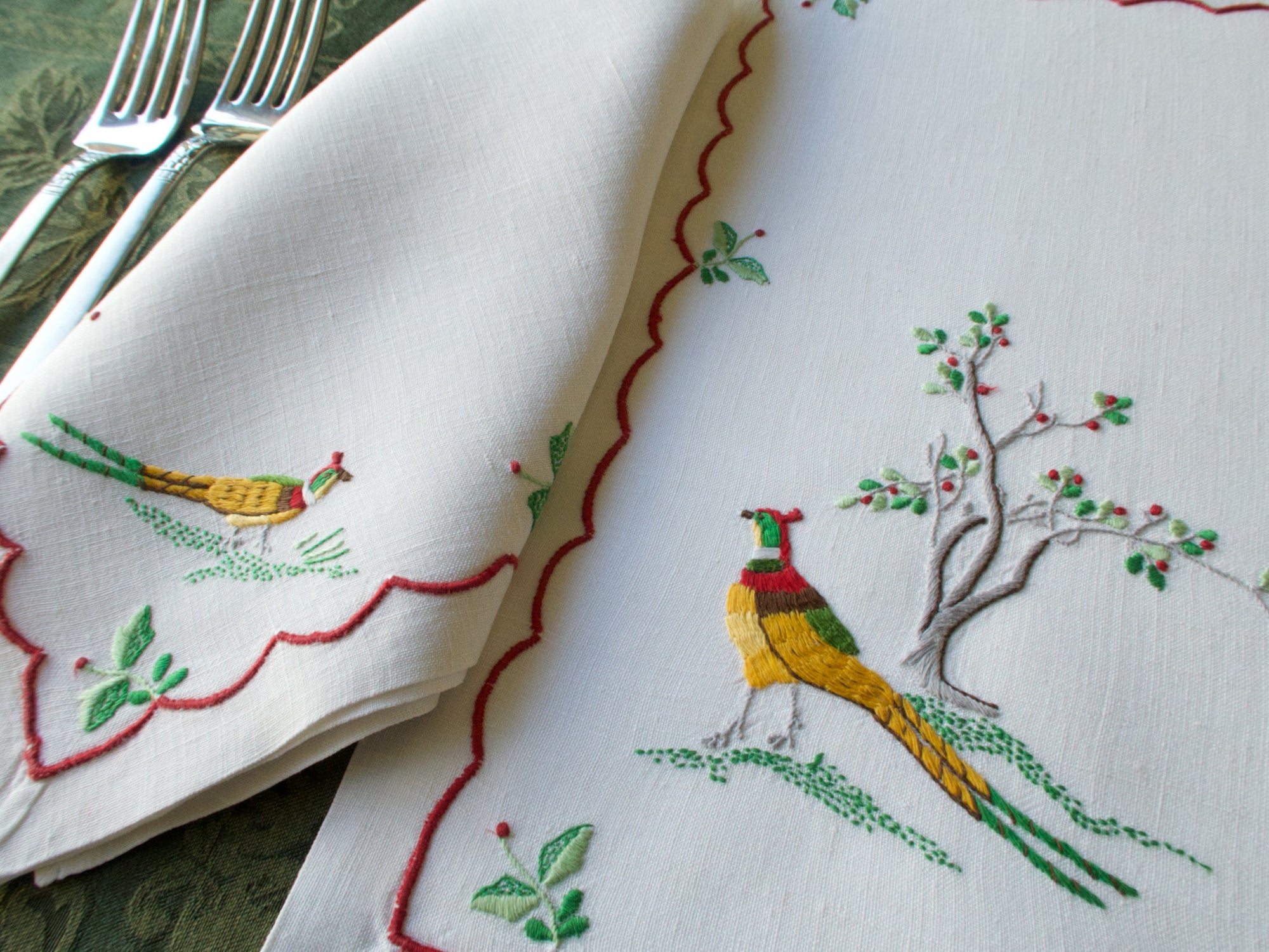 Graceful Pheasants Vintage Madeira 16pc Linen Placemat Set