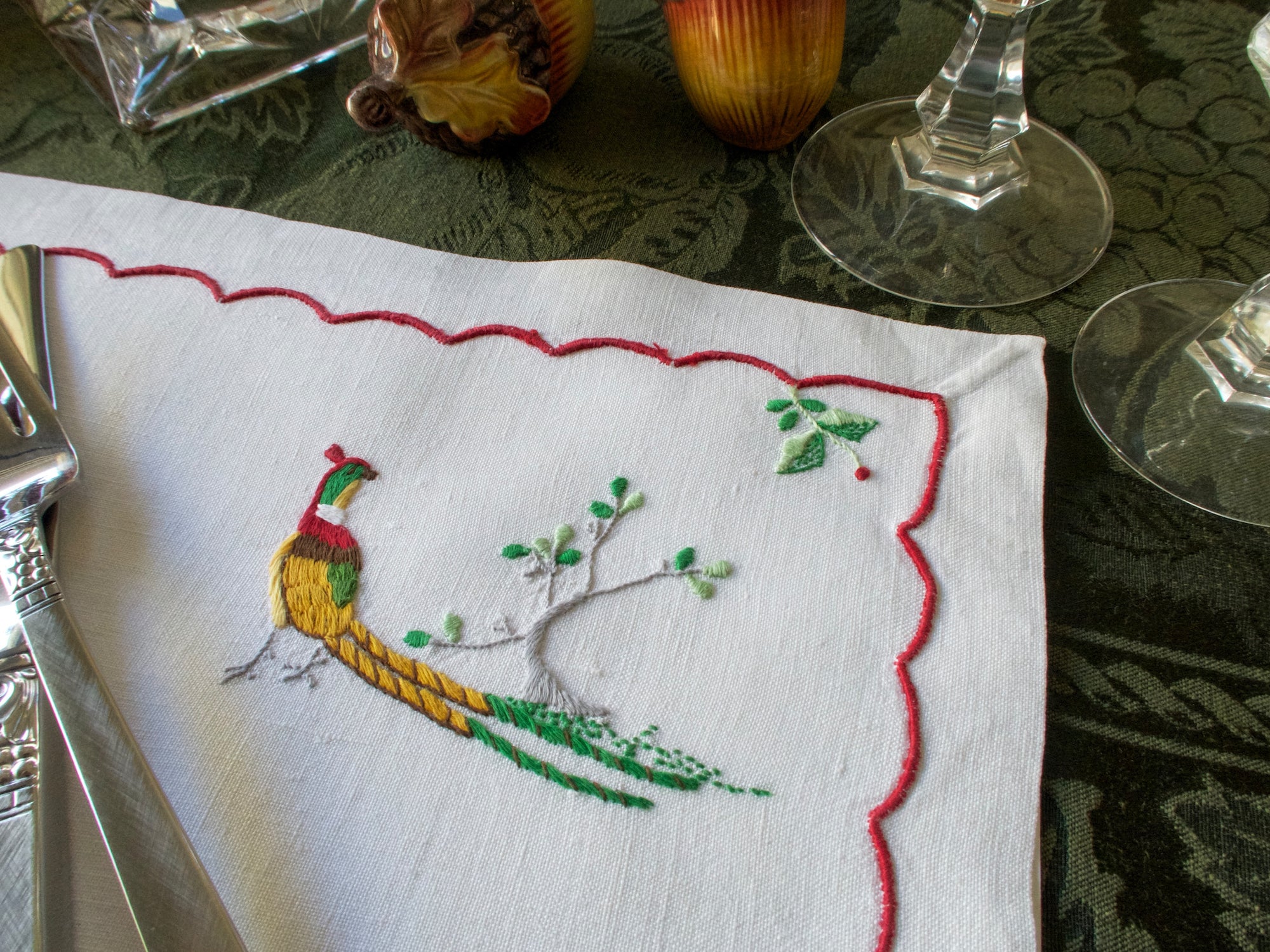 Graceful Pheasants Vintage Madeira 16pc Linen Placemat Set
