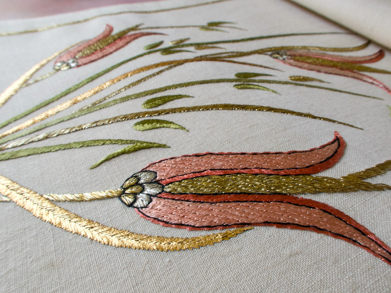 Tulips Vintage Greek Ottoman Metallic Embroidery Linen Table Runner 14x33