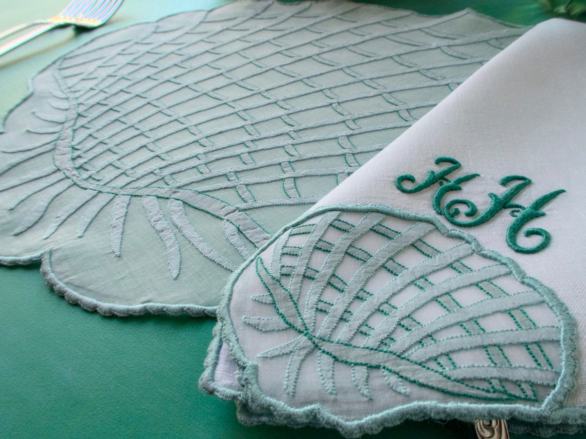 Graceful Sea Shell Vintage Léron Organdy 16pc Placemat Set for 8