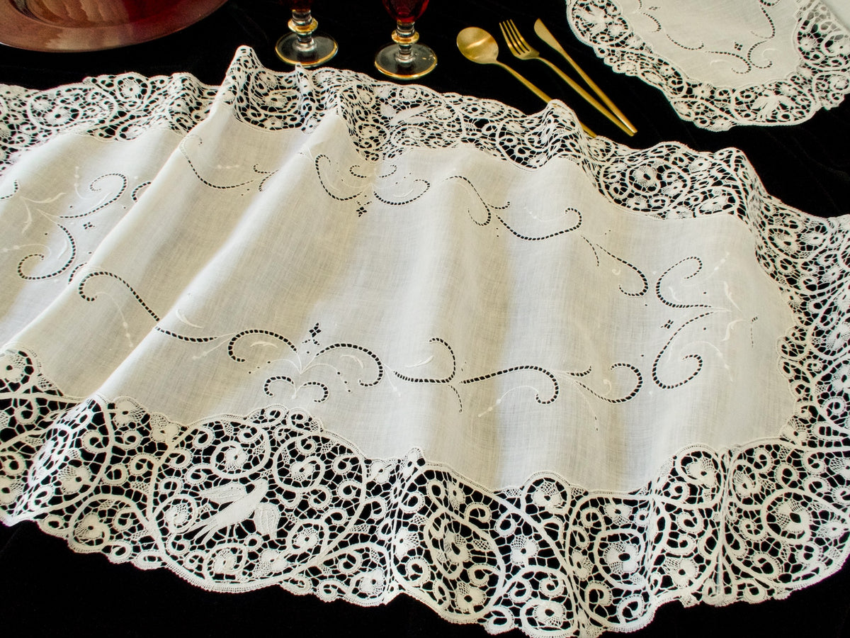 Bird Motif Vintage Cantu Lace 13pc Oval Placemat Set for 12