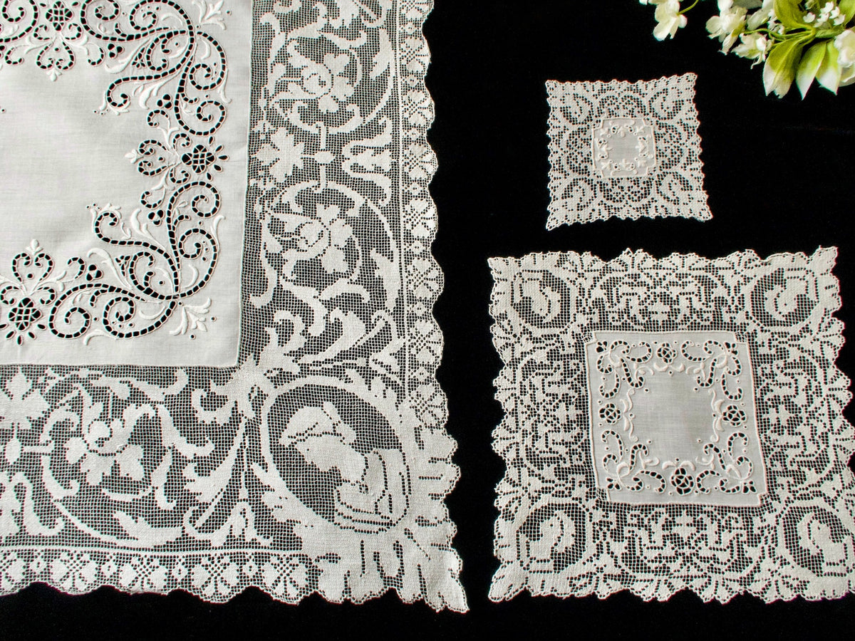 Striking &amp; Unusual Vintage Lace 17 pc Placemat Set for 8