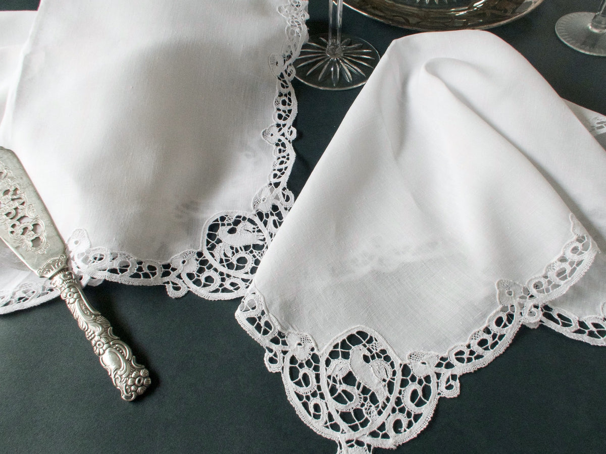 Bird Motif Vintage Cantu Lace 17&quot; White Table Napkins, Set of 12