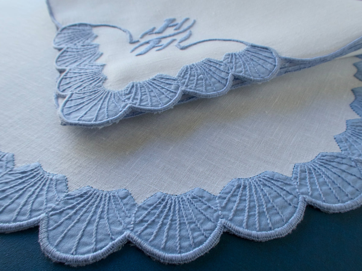 Sea Shells Vintage Léron Linen 16pc Placemat Set for 8