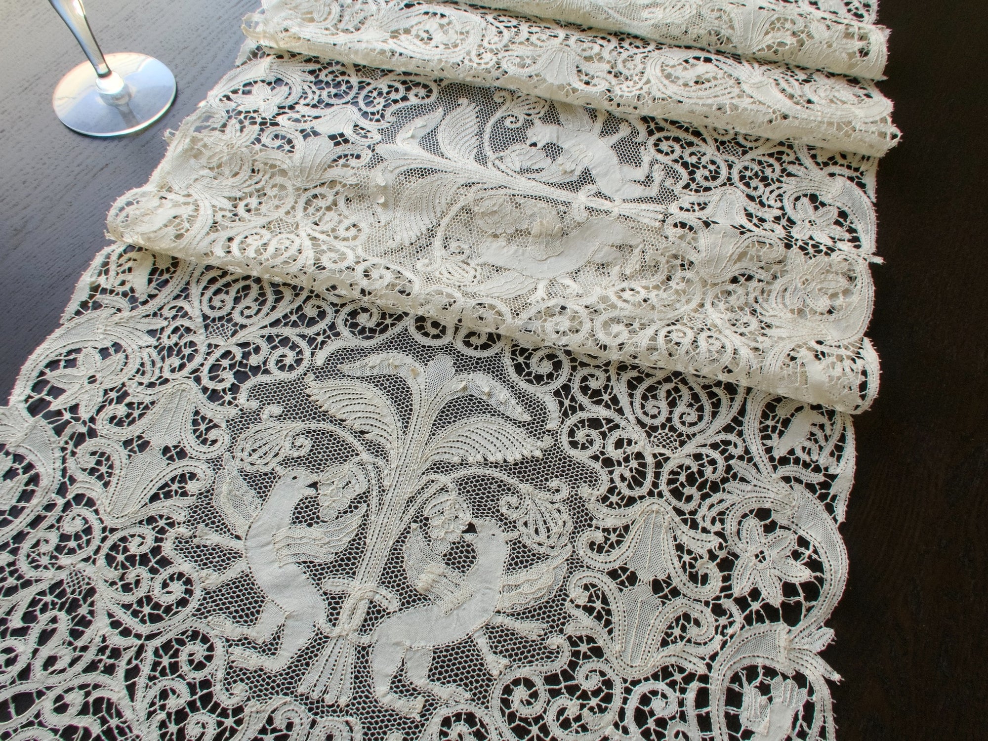 Winged Lions Vintage Italian Bobbin Lace Runner 17x50"