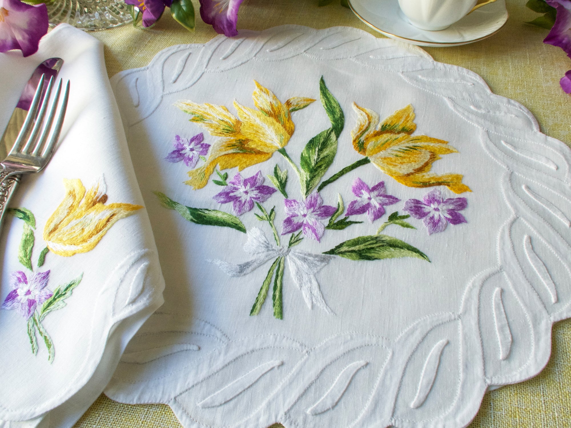 Lush Flowers Vintage French 24pc Linen Placemat Set for 12