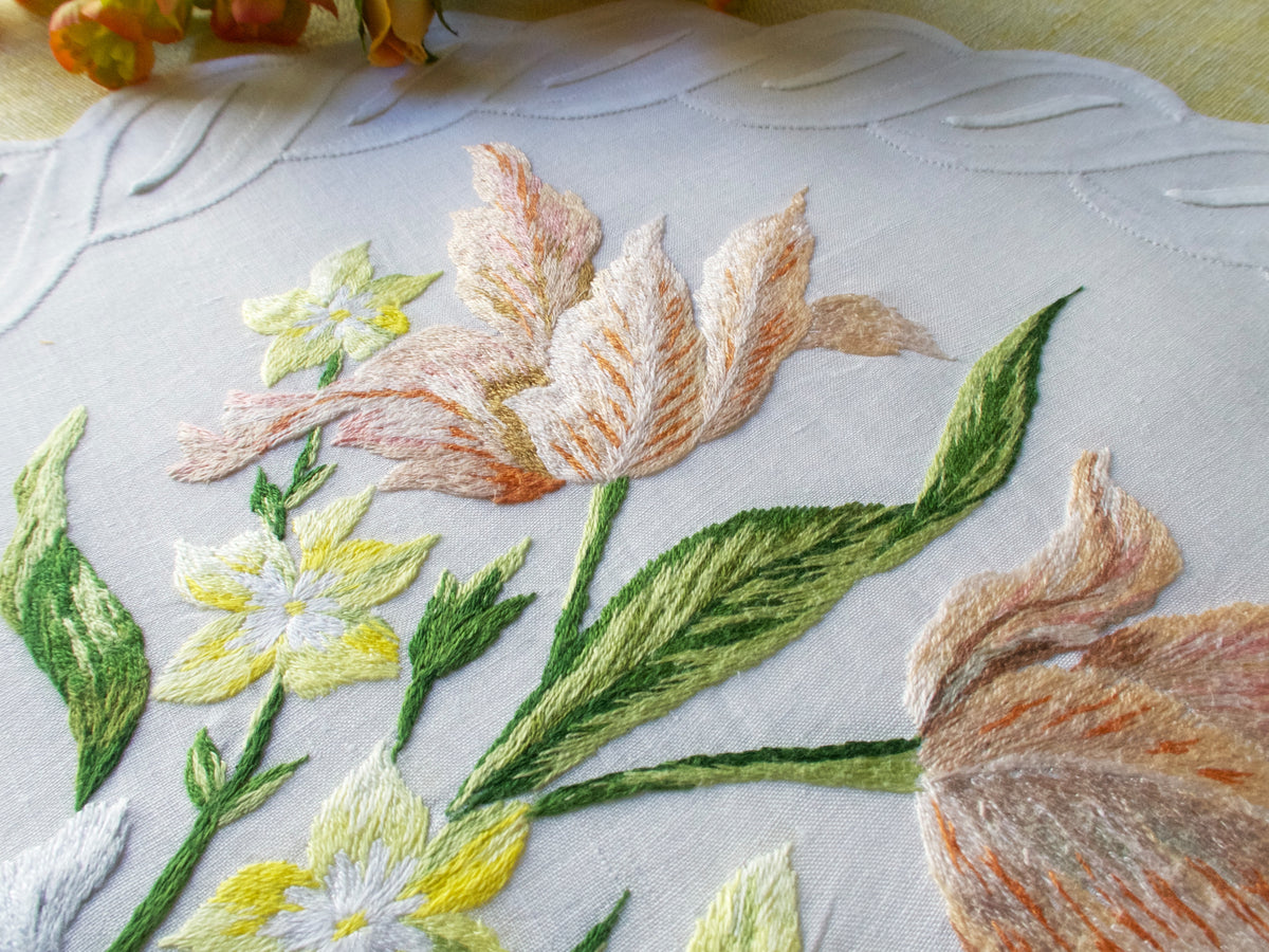 Lush Flowers Vintage French 24pc Linen Placemat Set for 12