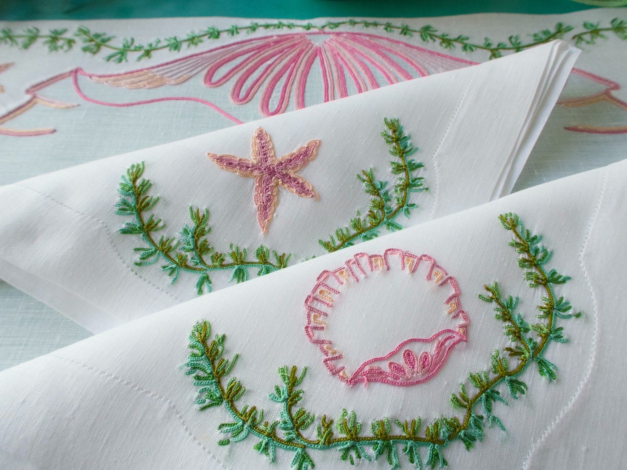 Starfish & Clams Vintage French 16pc Placemat Set for 8