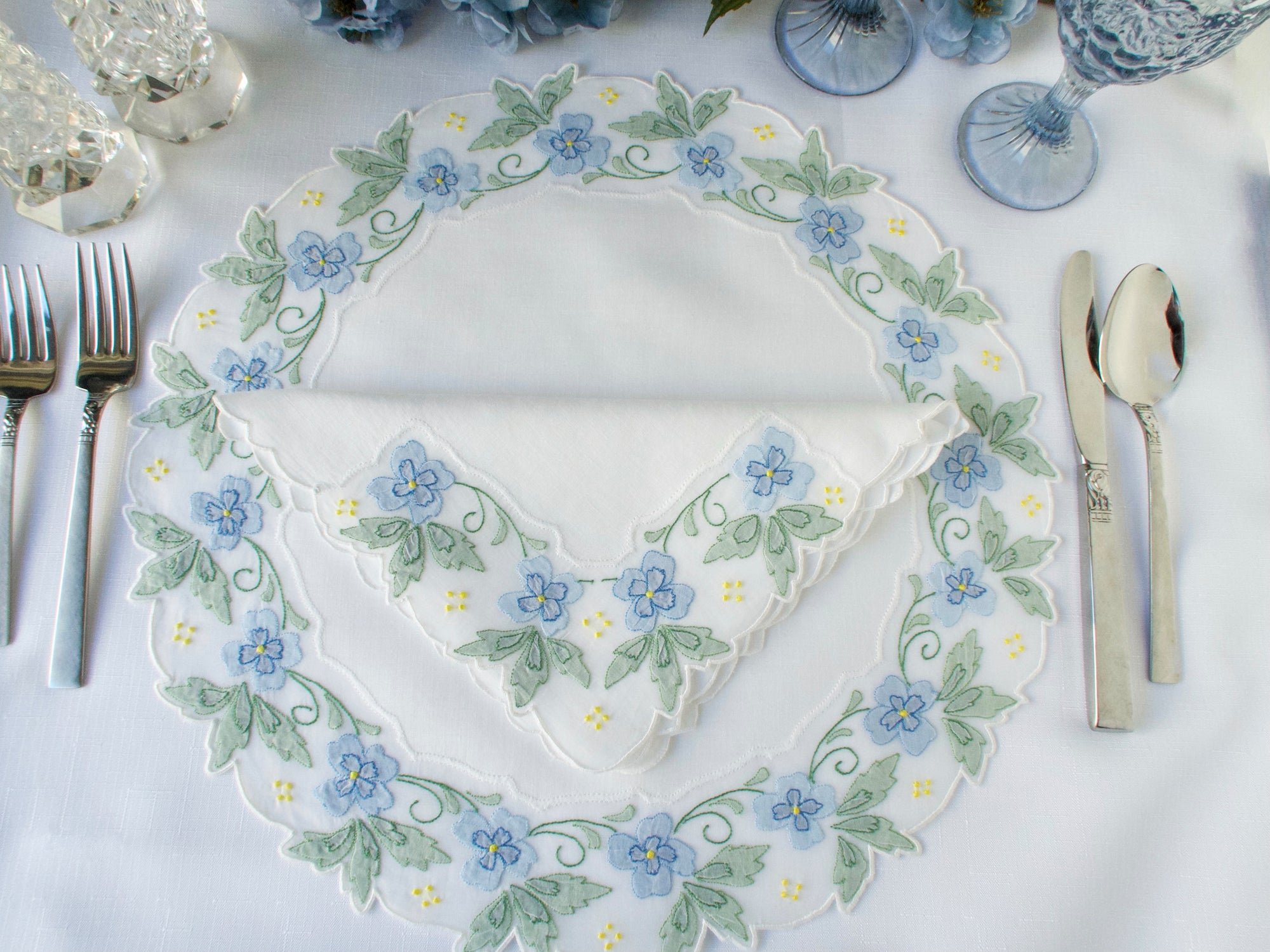 Blue Flowers Vintage Madeira Embroidery Placemat Setting for 6