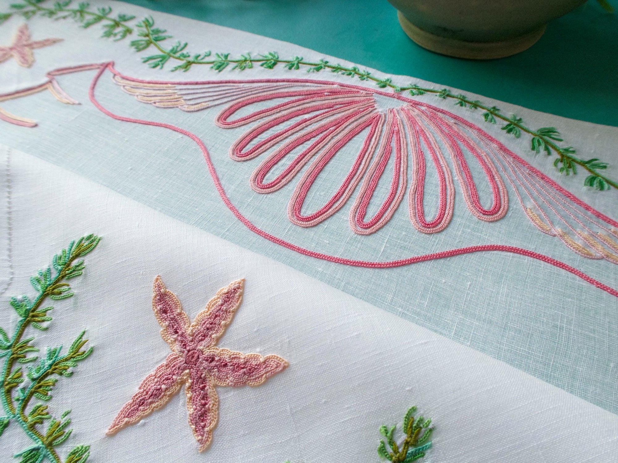 Starfish & Clams Vintage French 16pc Placemat Set for 8
