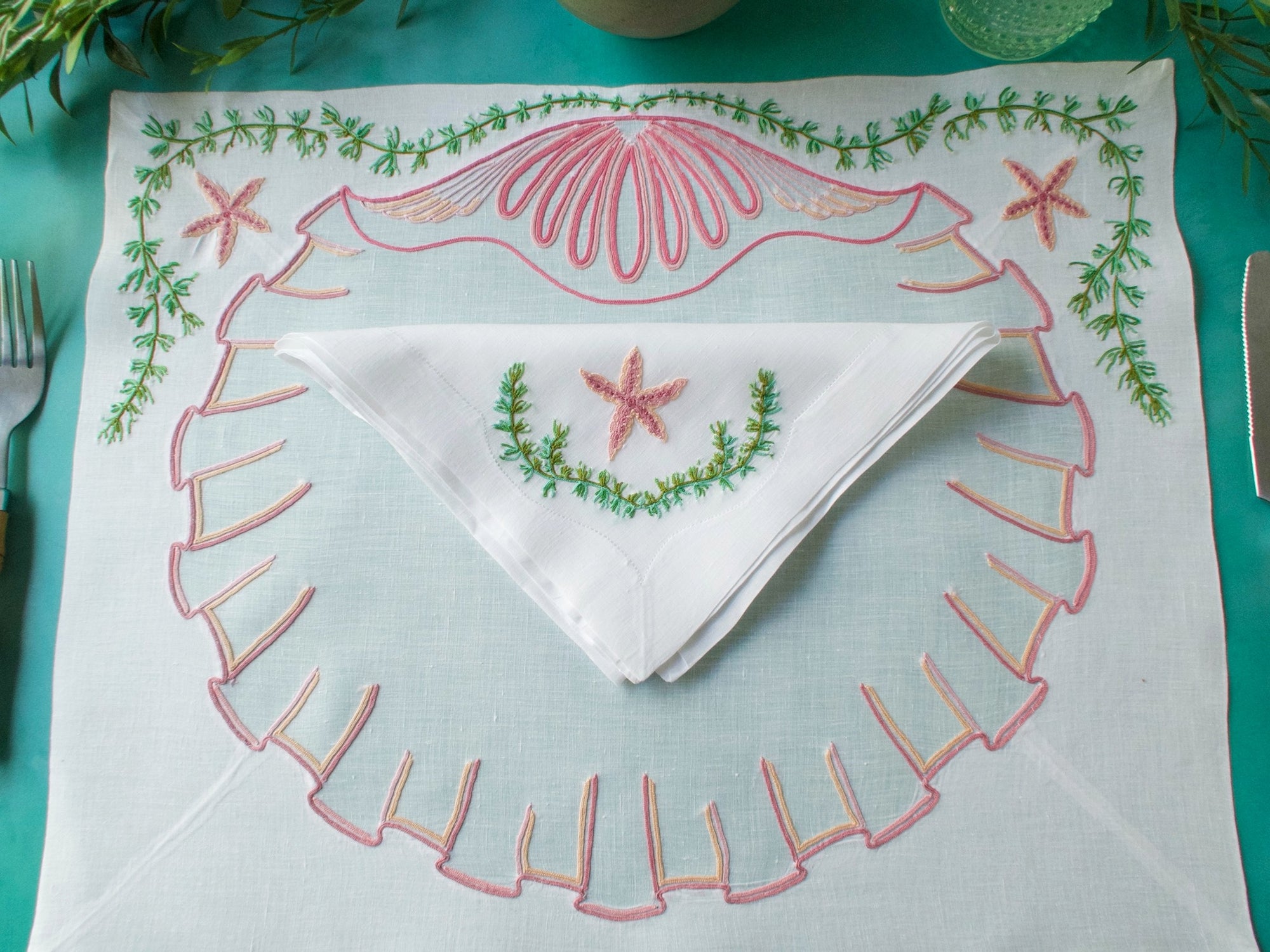 Starfish & Clams Vintage French 16pc Placemat Set for 8