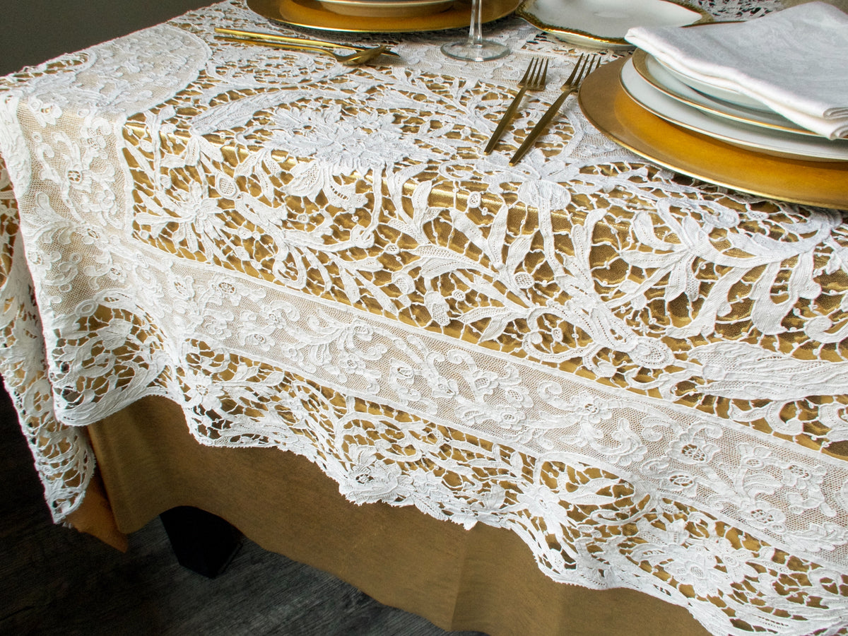 Lavish Vintage Italian Point de Venise Lace Tablecloth, 70x120&quot;