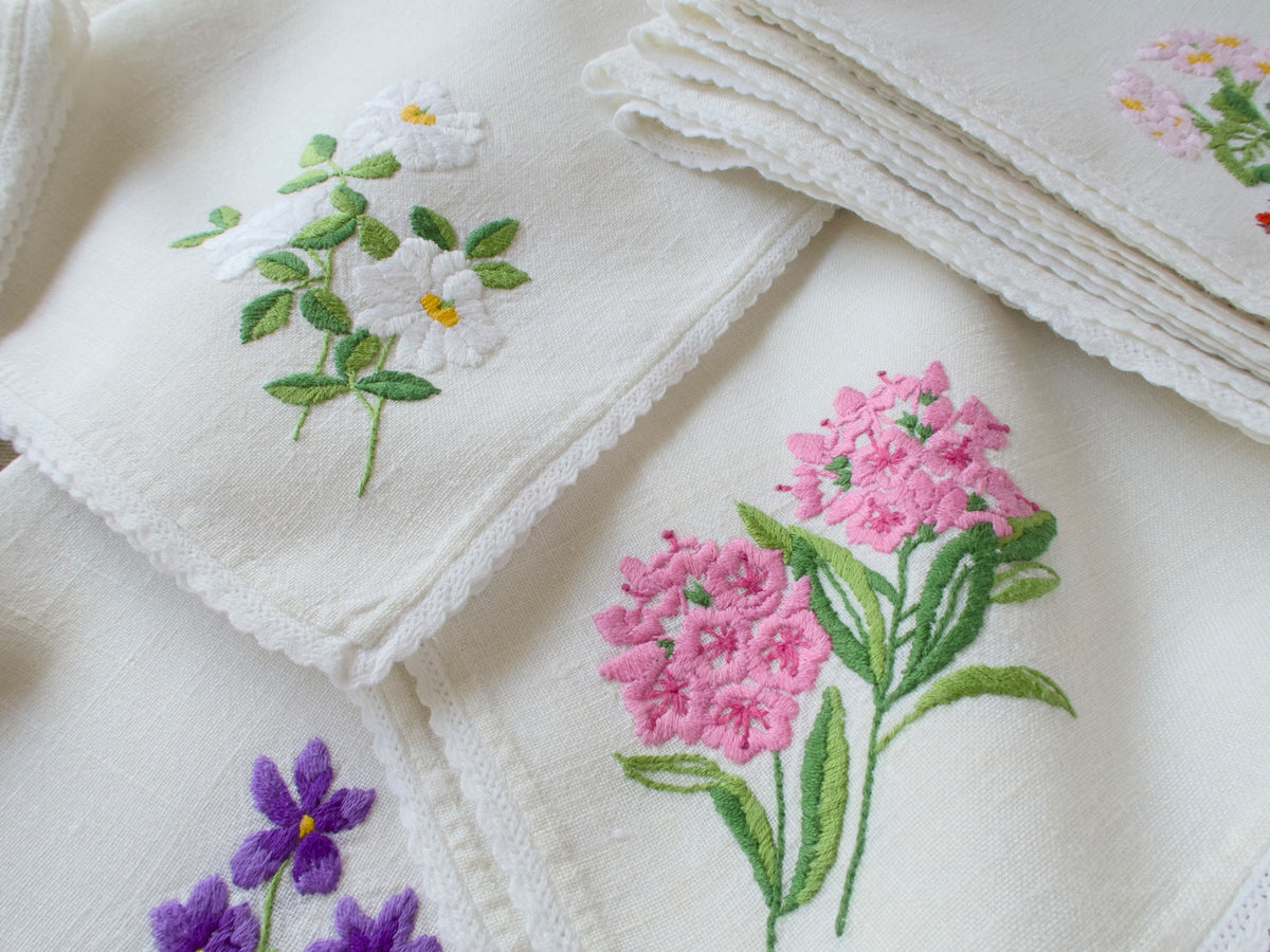 Cheery &amp; Charming Flowers Vintage Linen Table Napkins, Set of 12