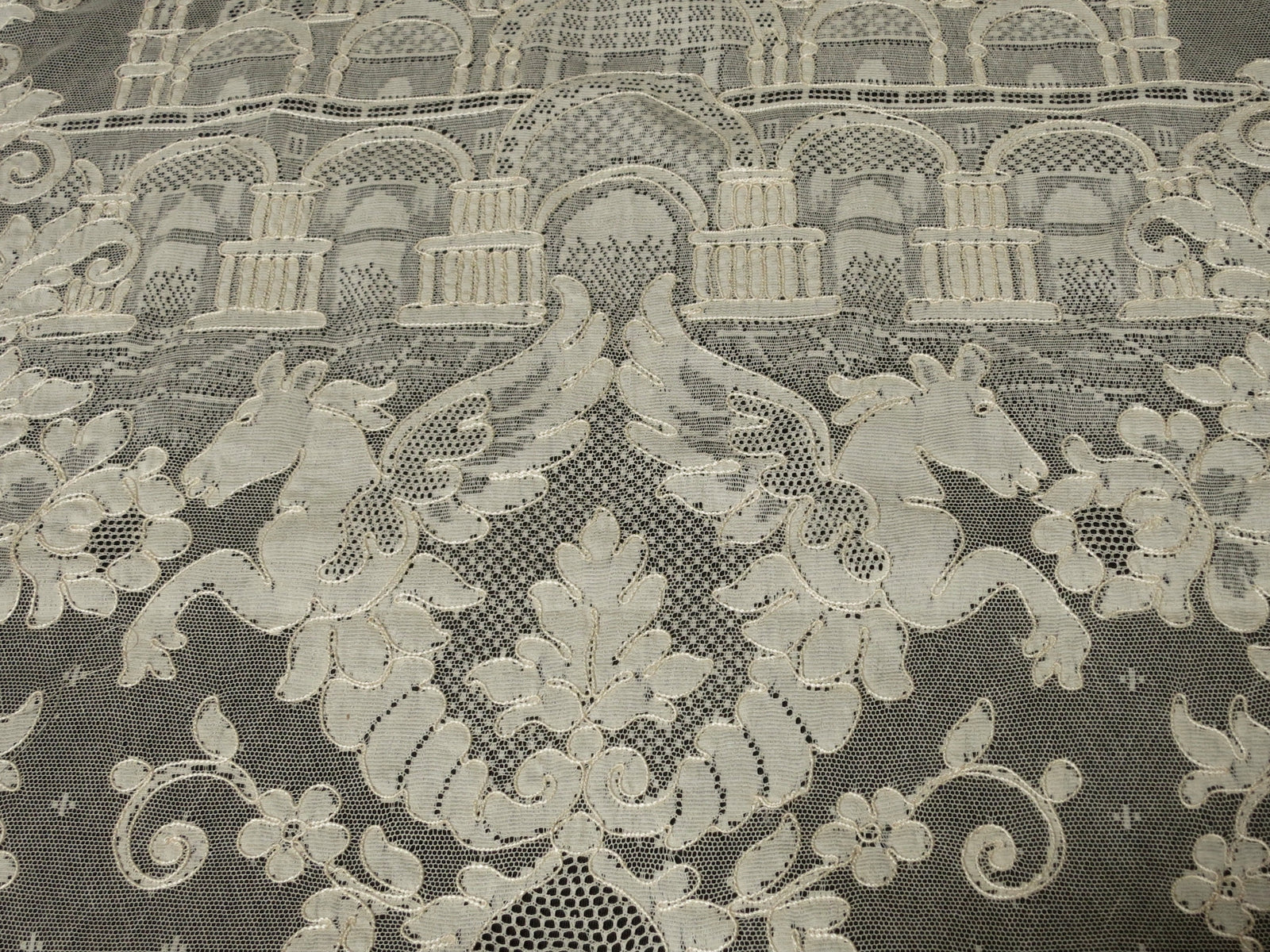 Venice Scenes Winged Horses Vintage Alencon Lace 108" Tablecloth 12 Napkins