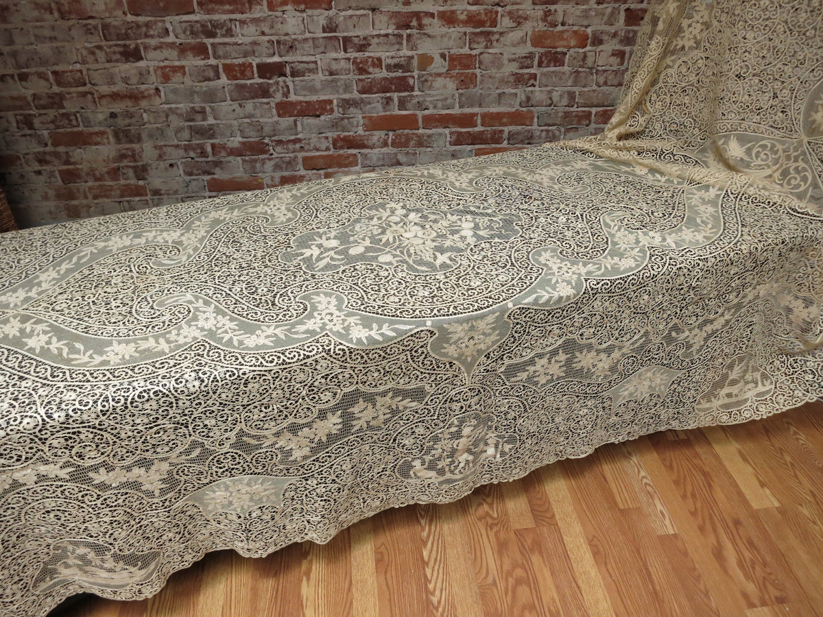 Stunning XL Vintage Italian Cantu Lace Tablecloth 74x250&quot;