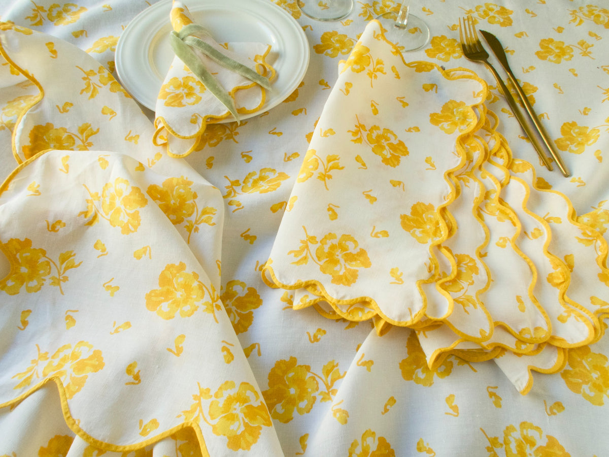 Vintage D Porthault Fine Vintage Linen Tablecloth &amp; 6 Napkins - 46&quot;x 46&quot;