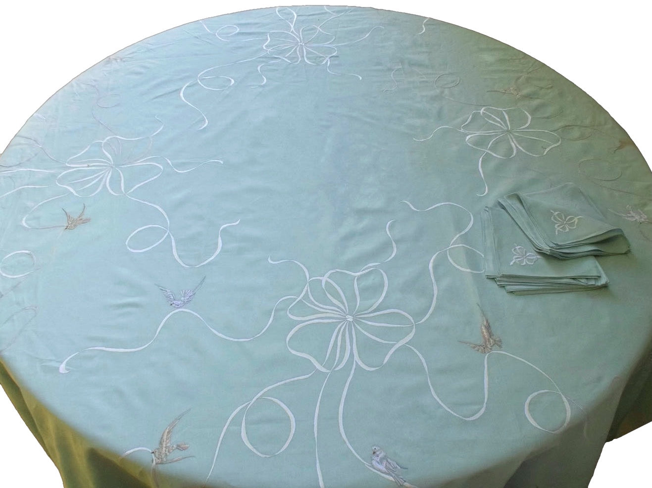 Birds & Bows Vintage Hand Embroidered 108" Round Tablecloth 12 Napkins