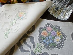Bouquets Vintage Madeira 17pc Linen Placemat Set for 8