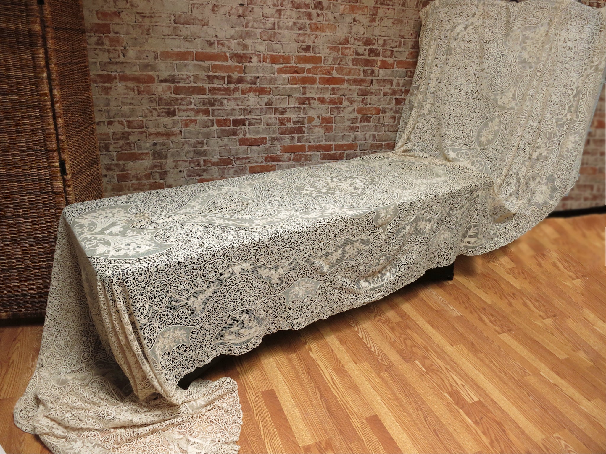 Stunning XL Vintage Italian Cantu Lace Tablecloth 74x250