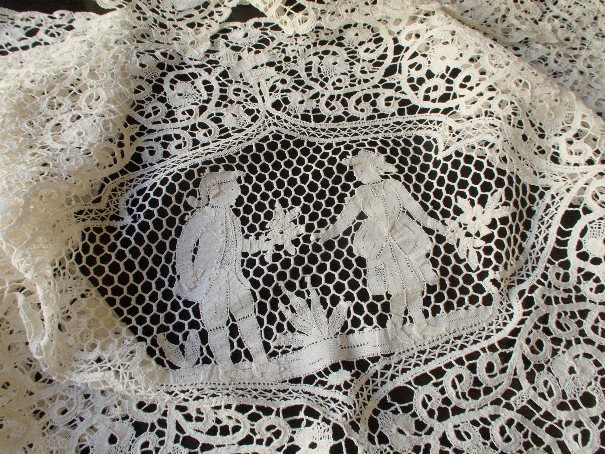 Romantic Courtship Vintage Italian Cantu Lace, 8 Placemats & Runner