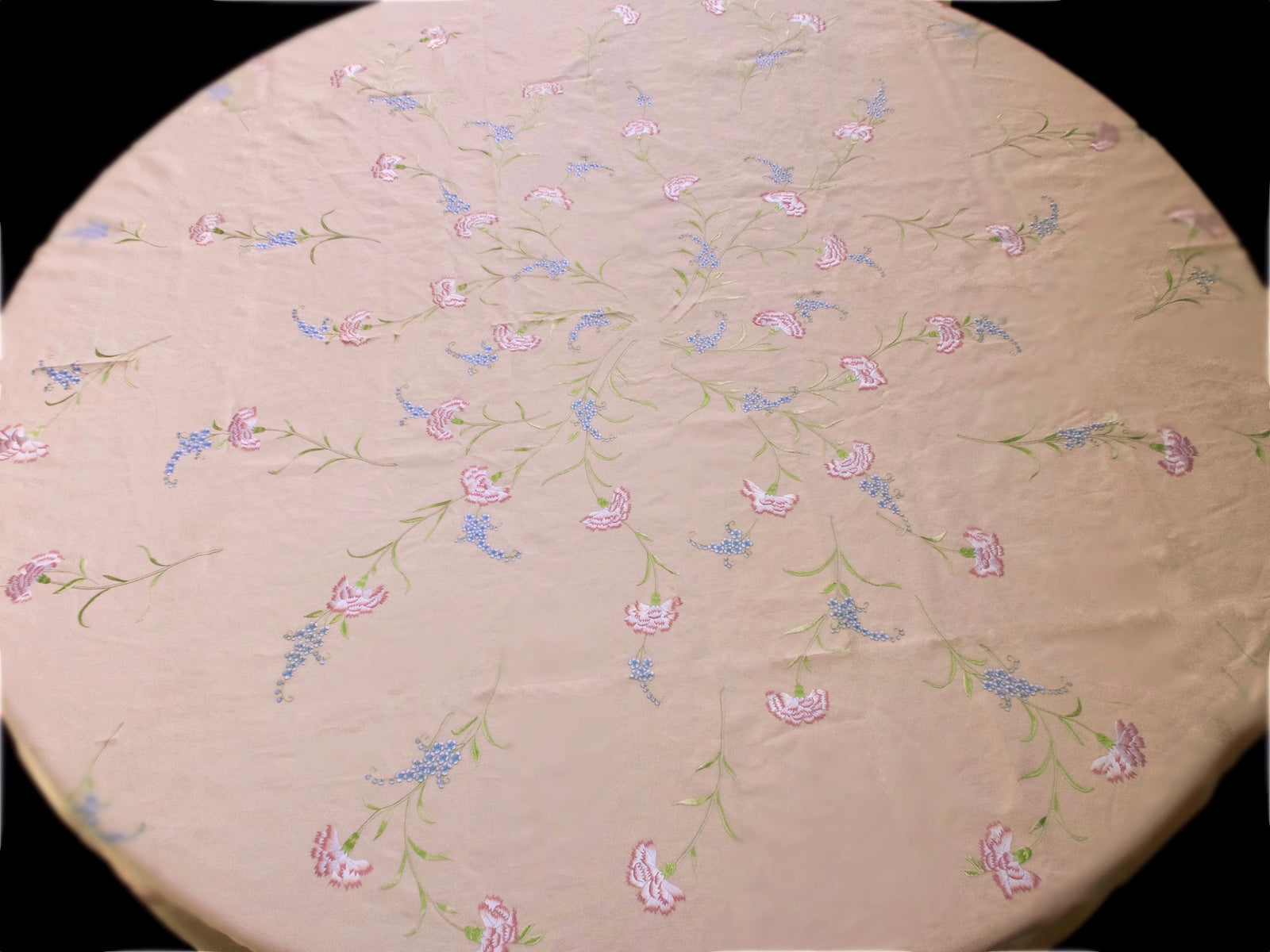 Dianthus Vintage Hand Embroidered 94" Round Tablecloth 24 Napkins