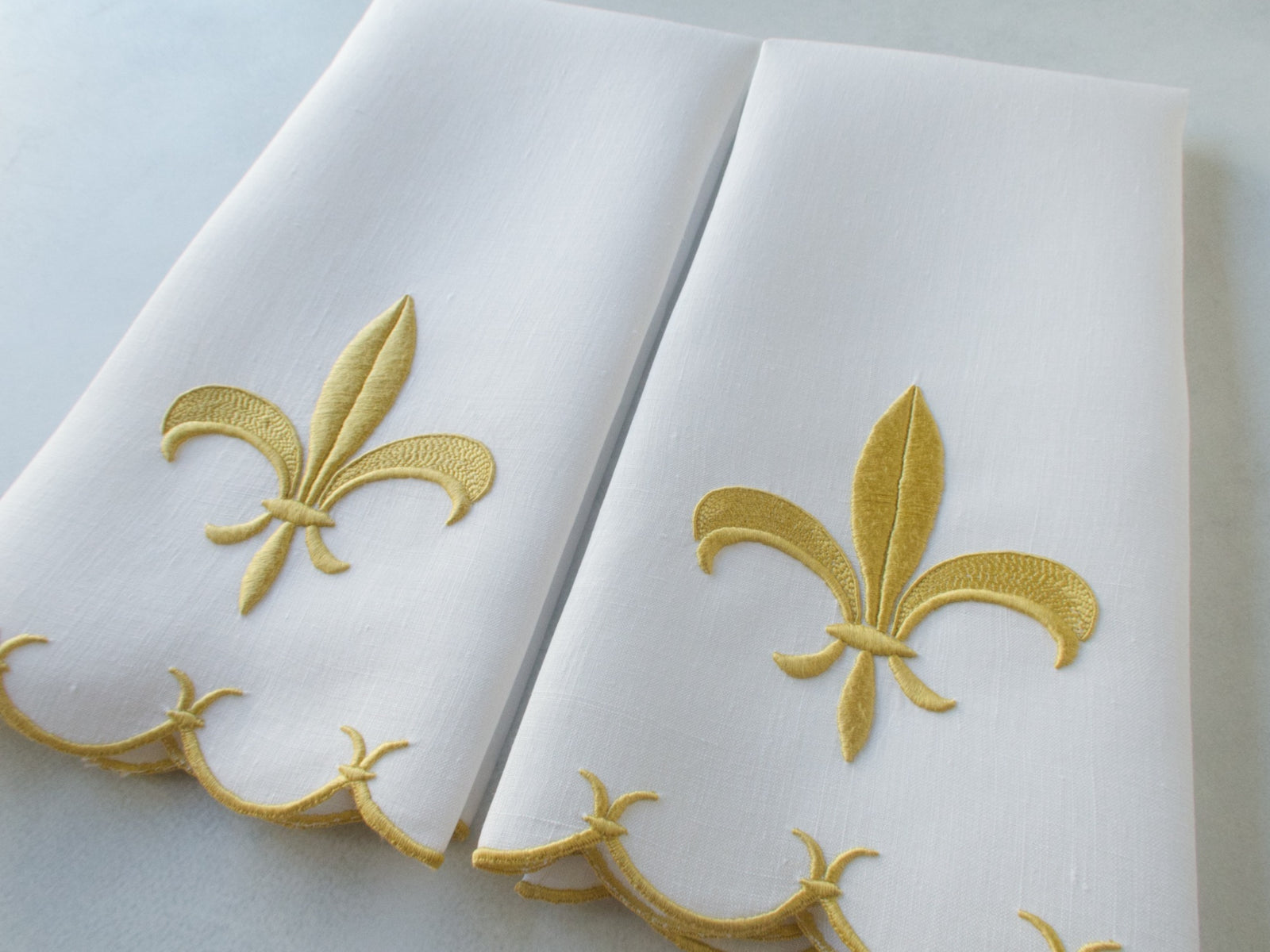 "Fleur de Lys" Marghab Vintage Linen Guest Towels, Set of 2