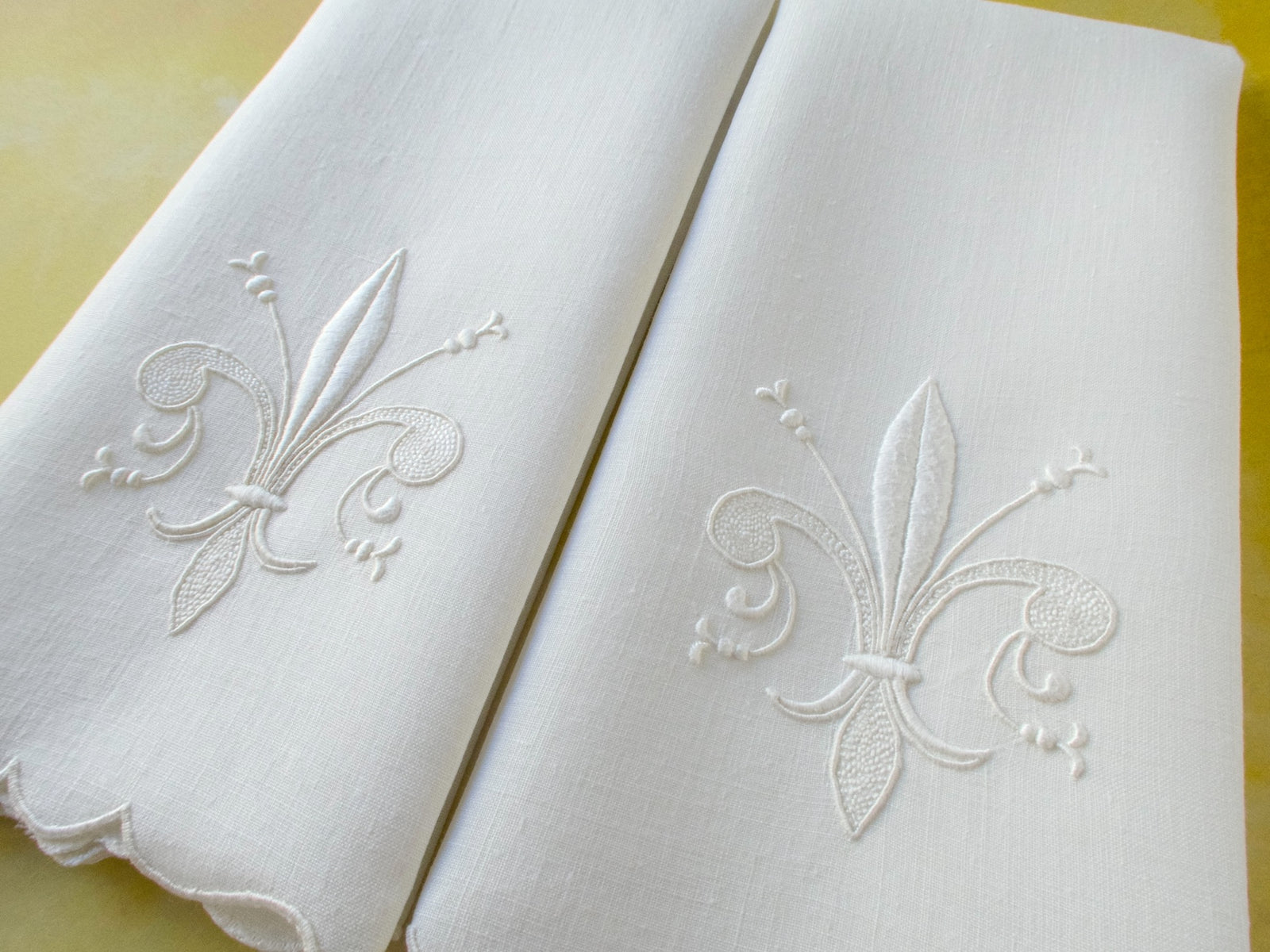 Fleur de Lis Vintage Guest Towels, Set of 2