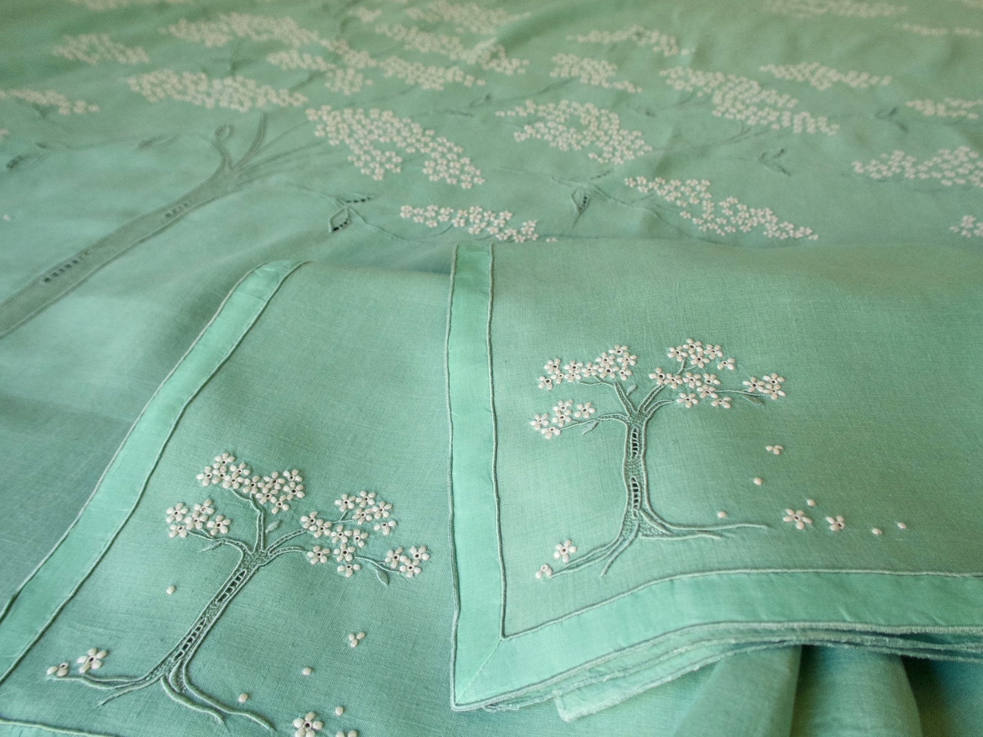 "Jacaranda Tree" in Green Vintage Marghab Tablecloth & 12 Napkins - 70" x 110"