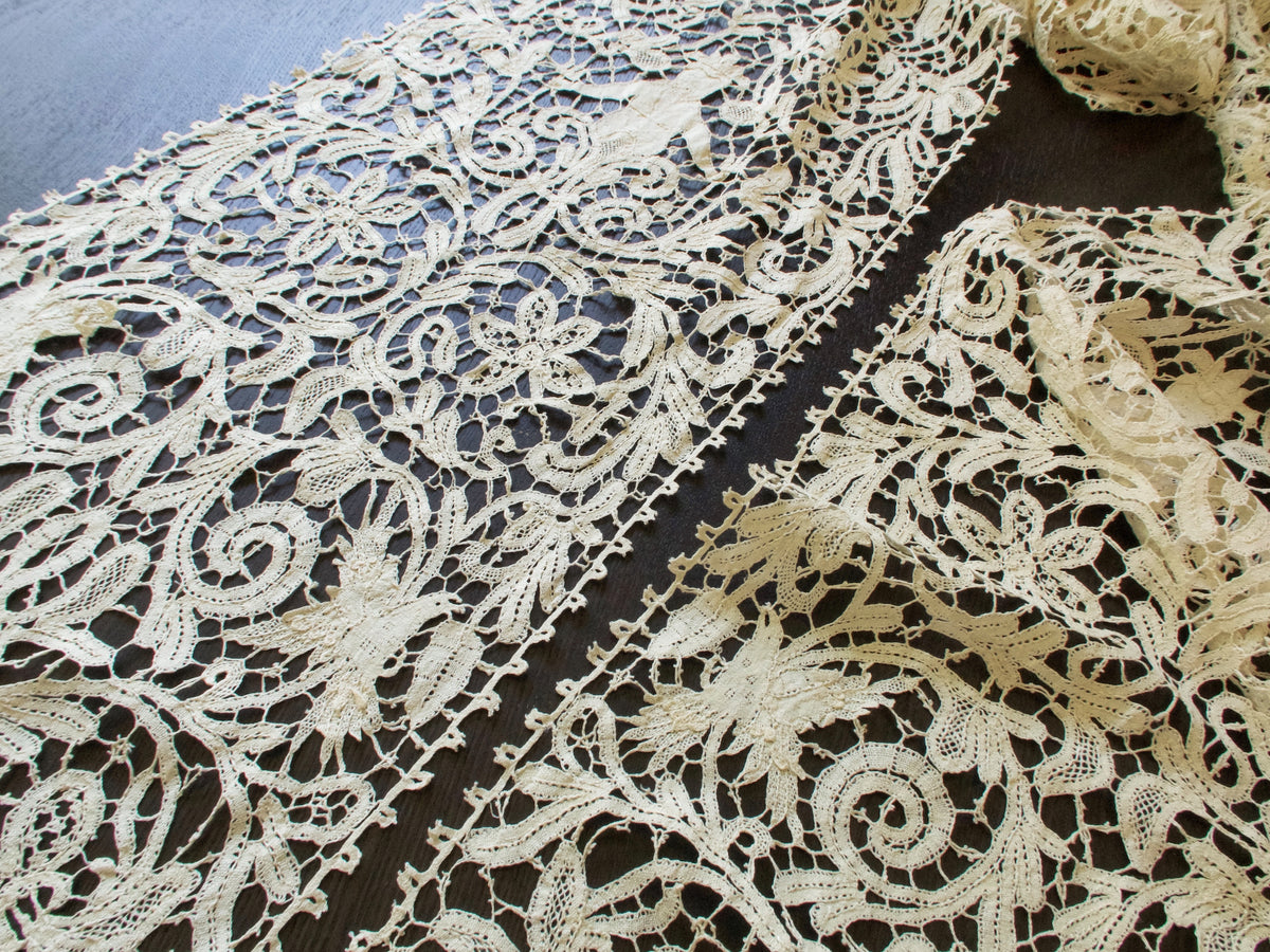 Antique Bobbin Lace Runner with Birds &amp; Creatures 10x140&quot;
