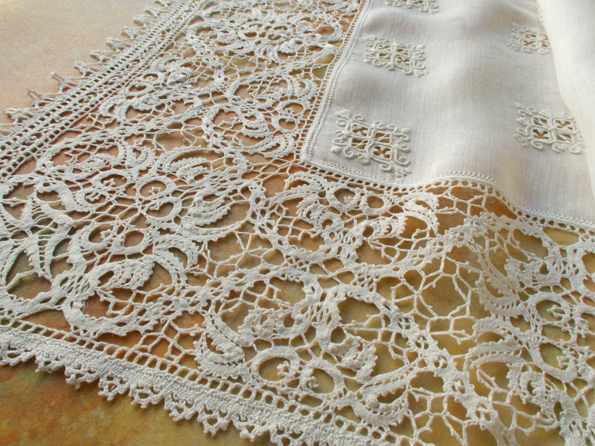 Exquisite Linen &amp; Lace Vintage Italian Table Runner 17x50