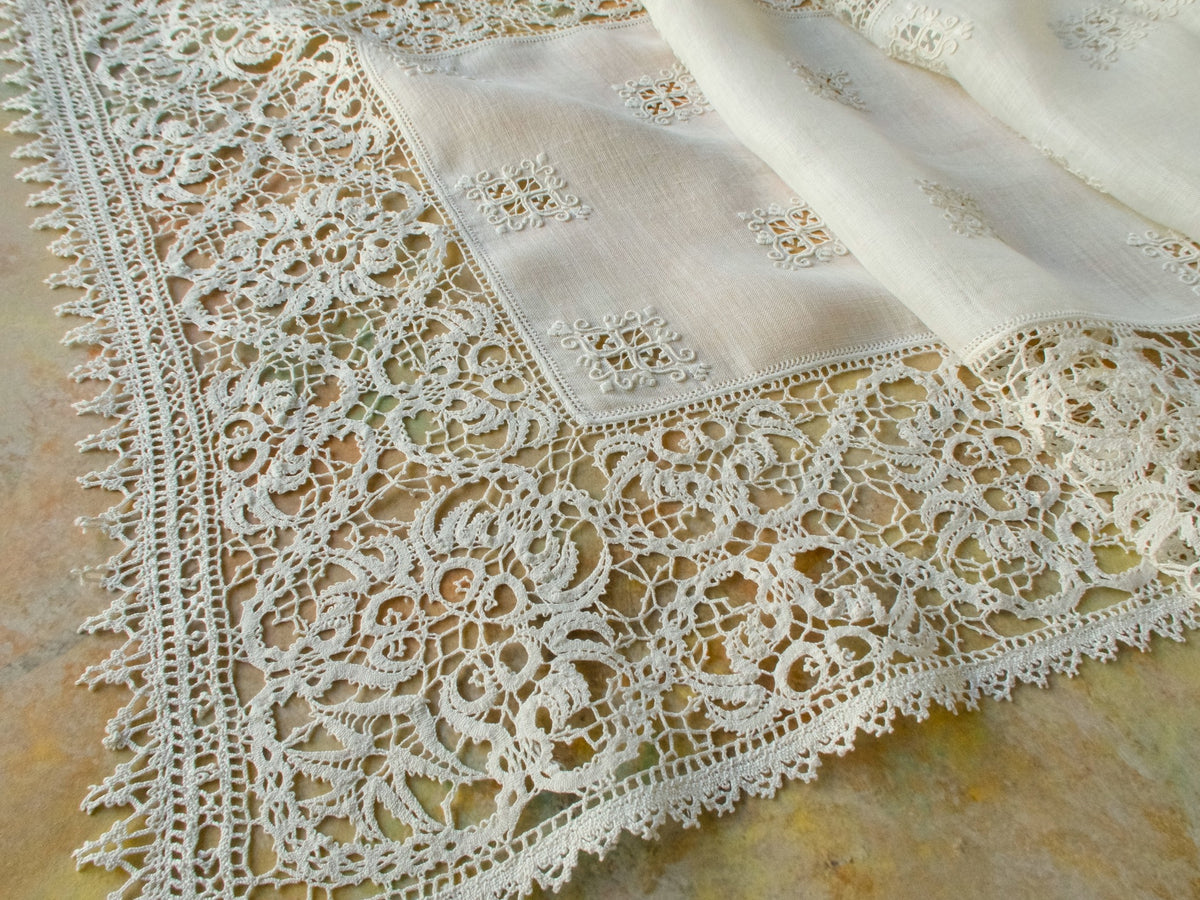 Exquisite Linen &amp; Lace Vintage Italian Table Runner 17x50