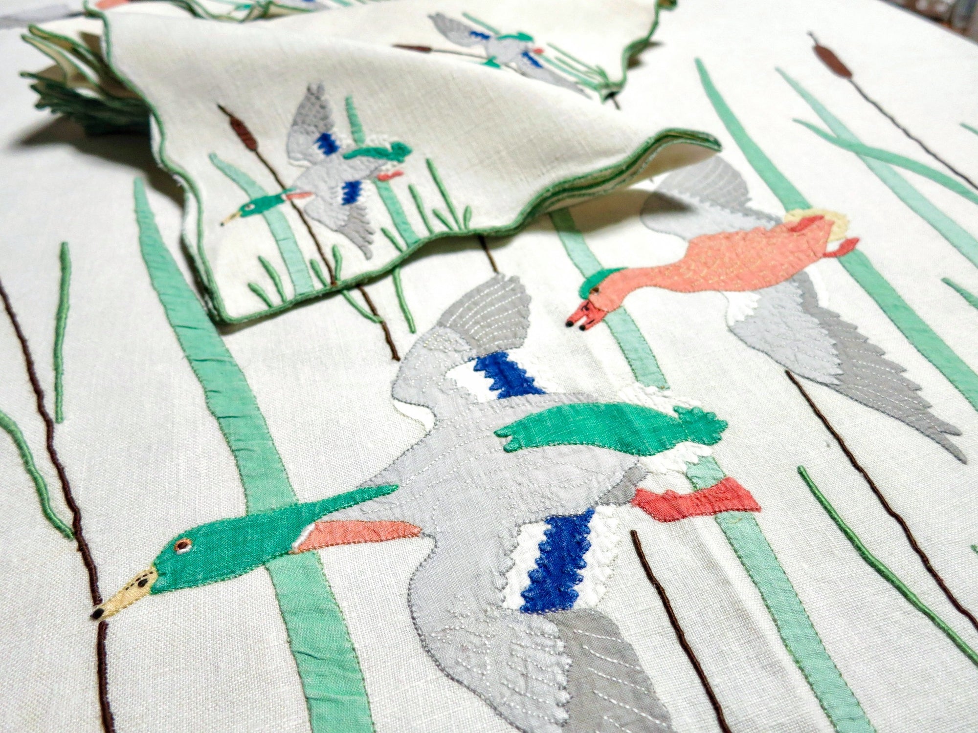 Mallards Over the Marsh Vintage Madeira Tablecloth & 12 Napkins 78x116