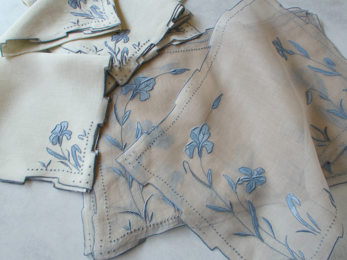&quot;Iris&quot; in Blue Vintage Marghab 16pc Placemat Set for 8
